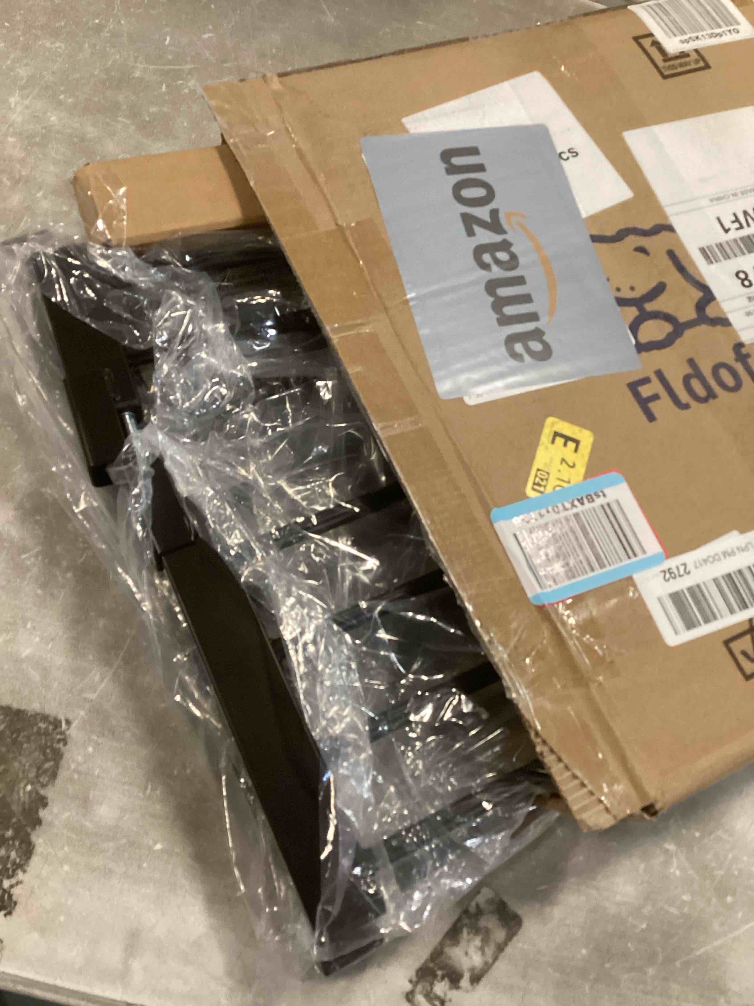 https://s3.amazonaws.com/lotting-images-prod/bidfta/BRN2220538_1742845399582.jpeg