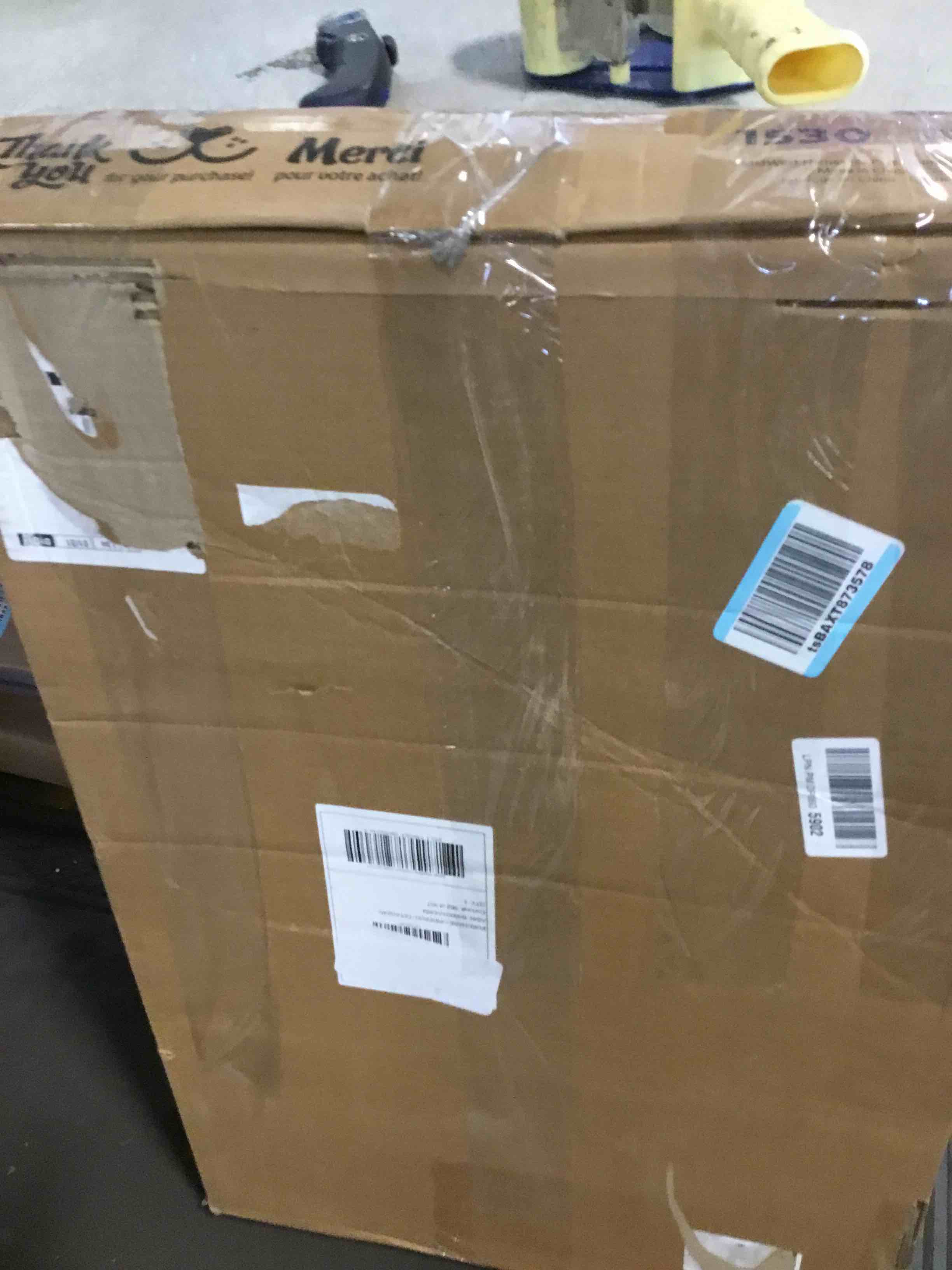 https://s3.amazonaws.com/lotting-images-prod/bidfta/BRN2225772_1740763265982.jpeg