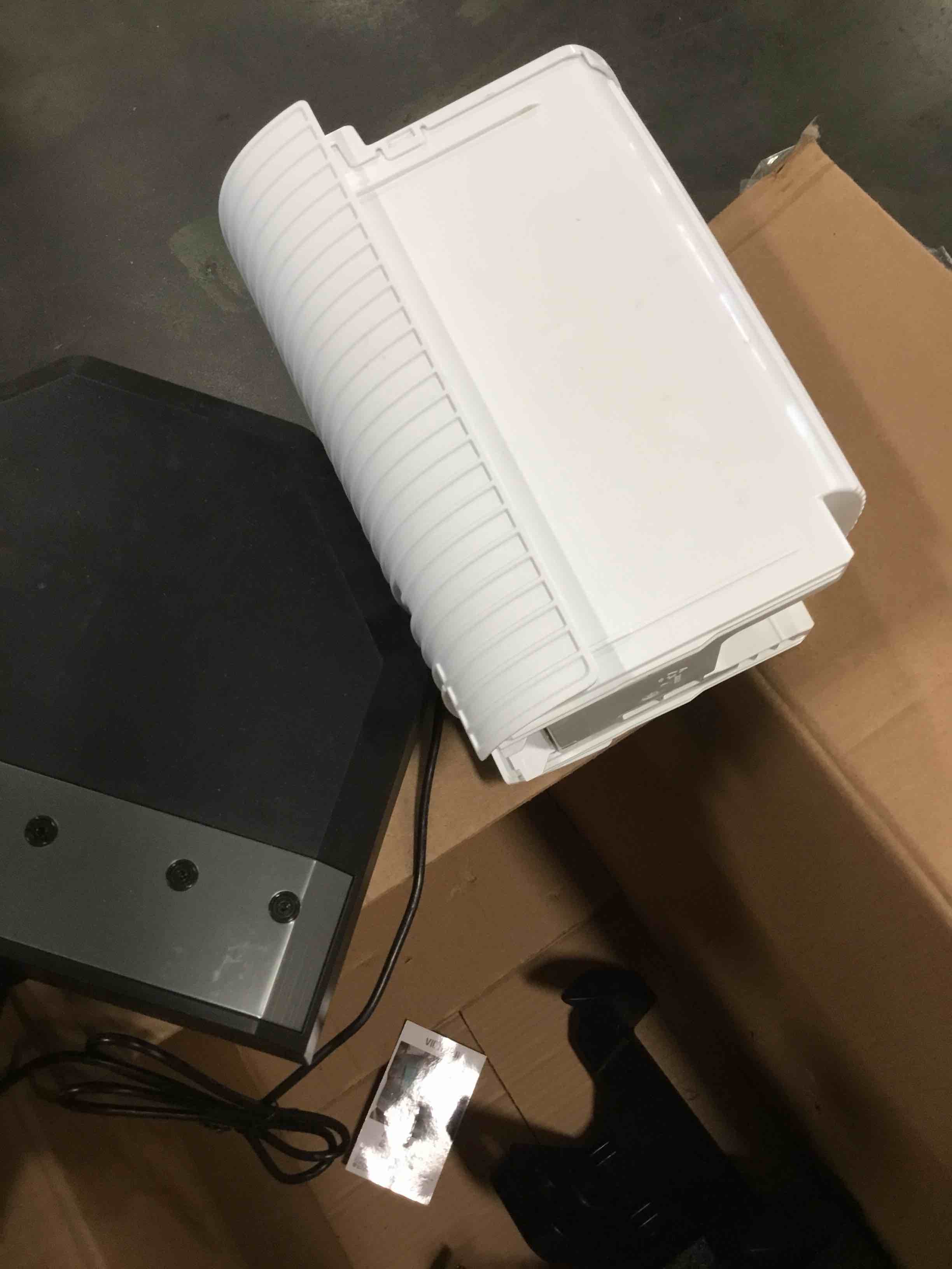 https://s3.amazonaws.com/lotting-images-prod/bidfta/BRN2225849_1740753693408.jpeg