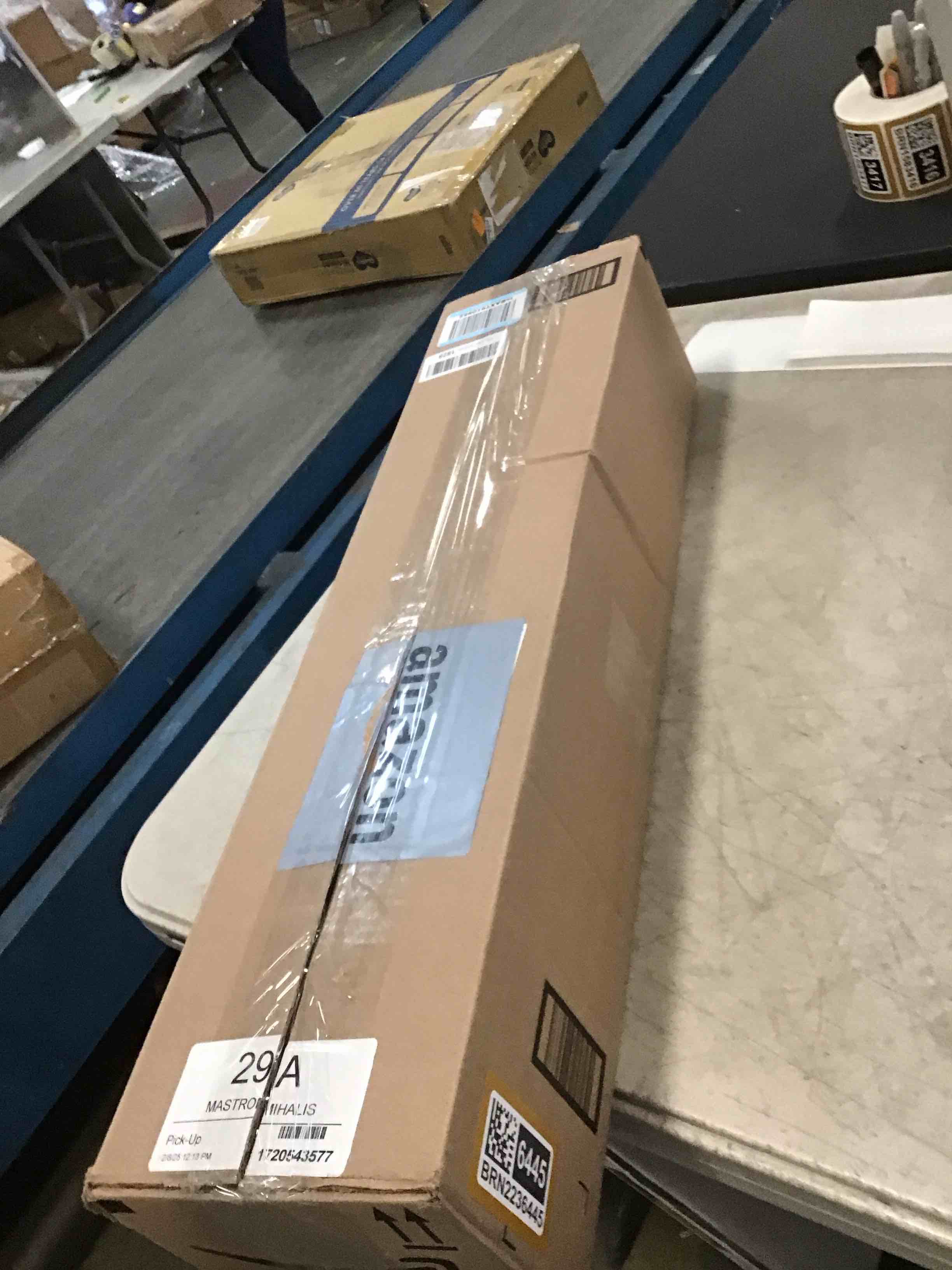 https://s3.amazonaws.com/lotting-images-prod/bidfta/BRN2236445_1740501084875.jpeg