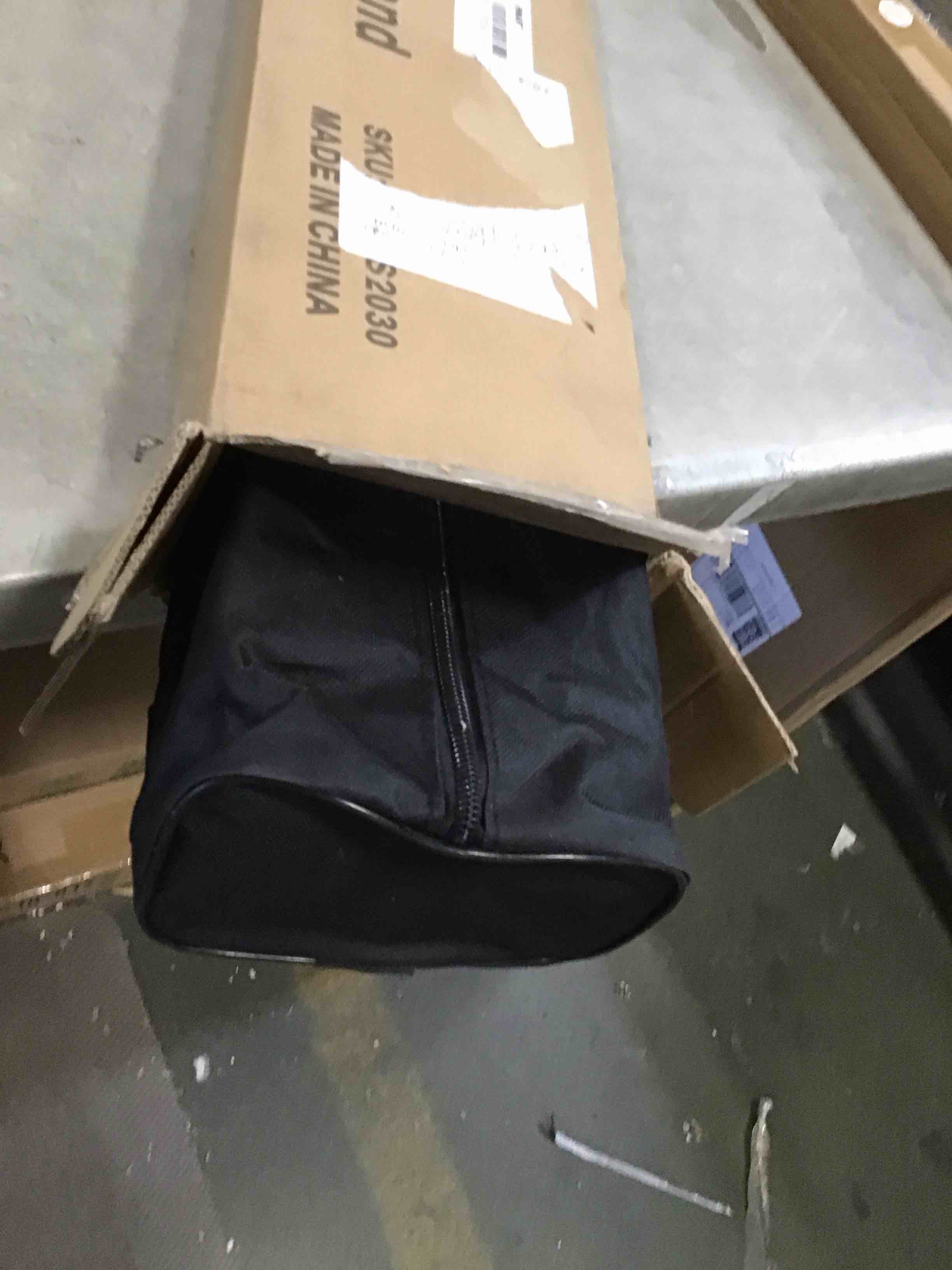 https://s3.amazonaws.com/lotting-images-prod/bidfta/BRN2238343_1741628158135.jpeg