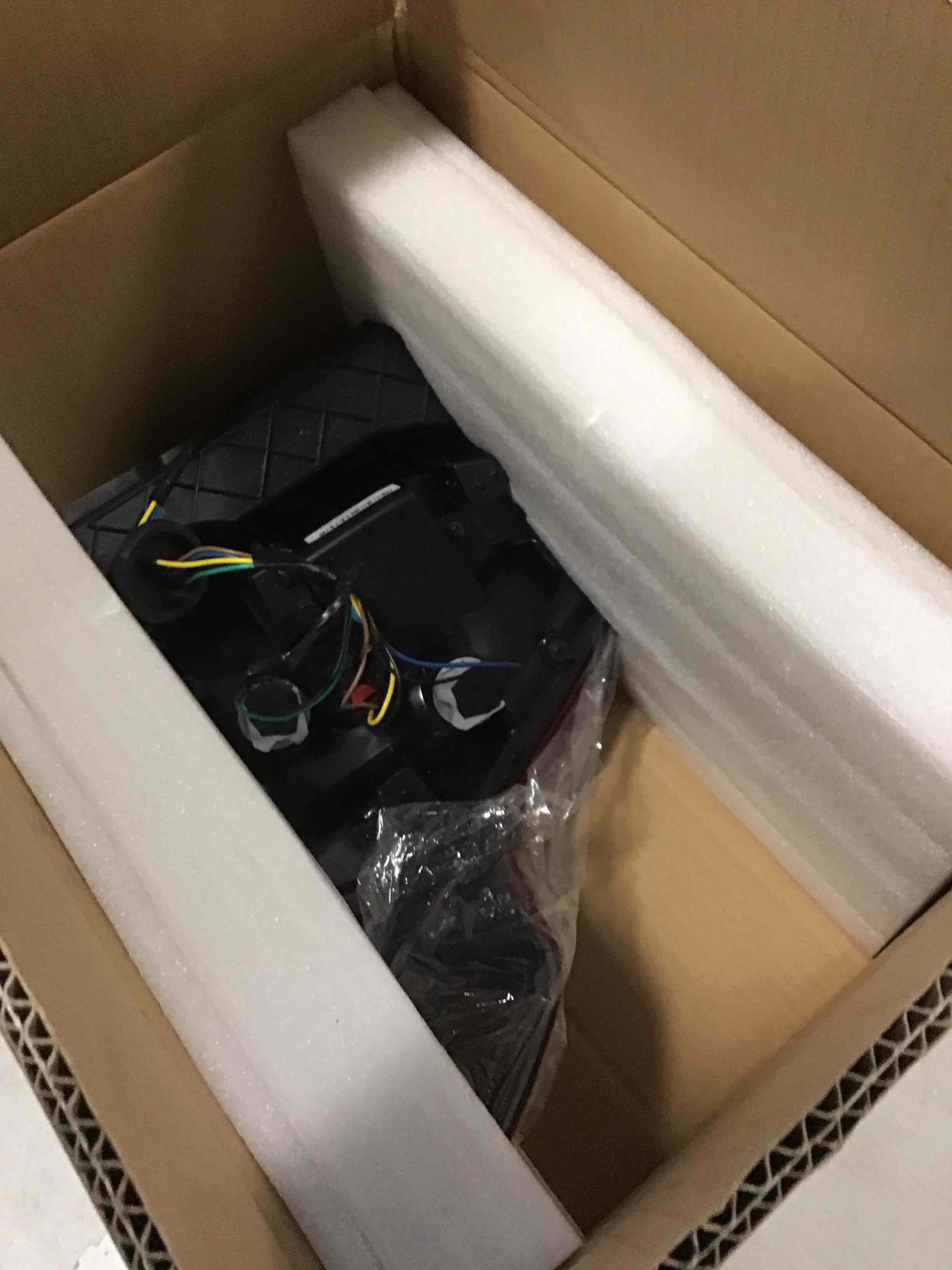 https://s3.amazonaws.com/lotting-images-prod/bidfta/BRN2241649_1741016798244.jpeg