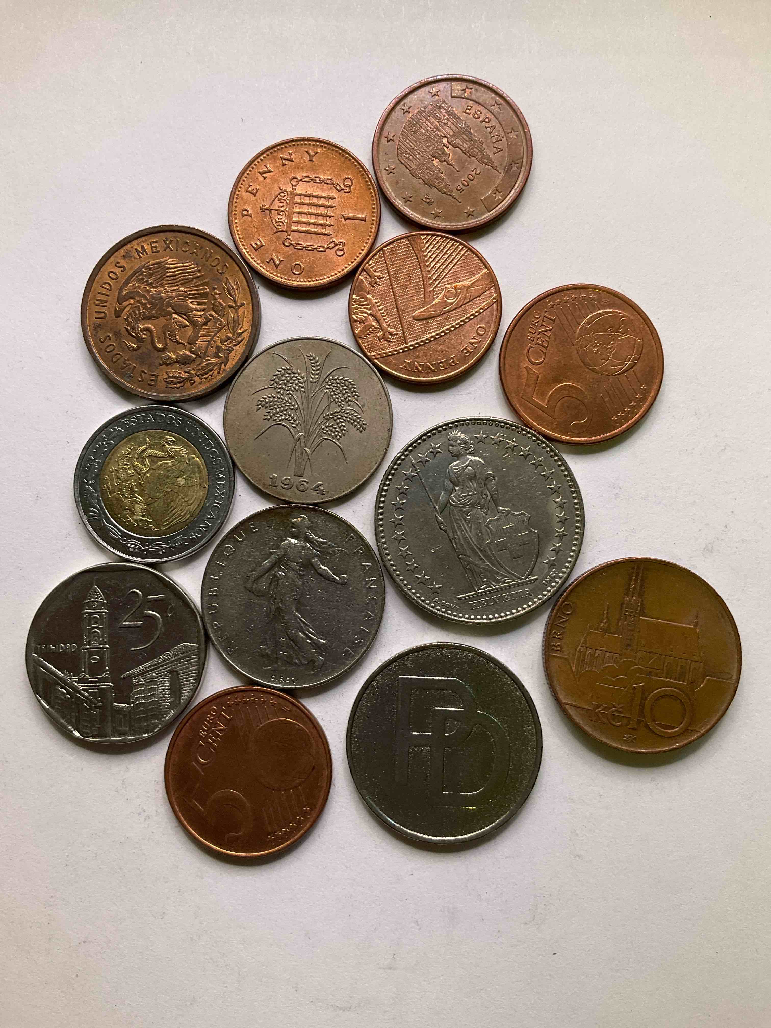 World Coins, Antique & Vintage! Each Lot Is Unique! Many Different Years, Countries, Sizes & Exotic Places. This Cool Collection Of Antique Coins From Around The World Is Loads Of Fun! Have Fun Identifying Each Coin & Country As A Great Educational Tool! A Great Investment Too!