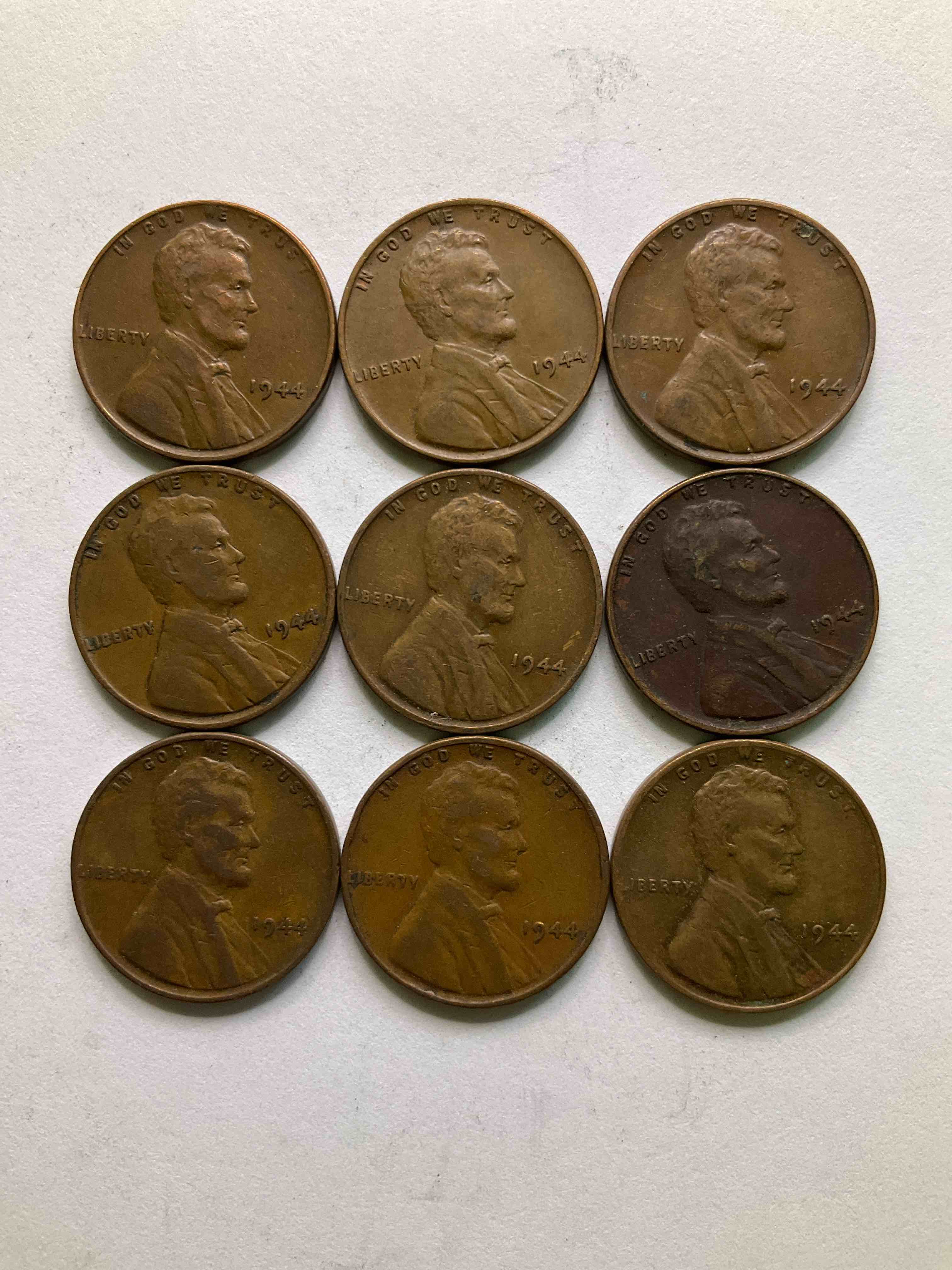 1944 WWII D-Day Era Pennies! June 6, 1944 Was A Day That Will Live In Infamy, The Day Of The Largest Land Invasion In History Where Western Allies Initiated The Liberation Of Europe From Nazi Germany. Up For Auction Are 1944 Pennies... Pieces Of History That Are Awesome For Coin Collectors, WII & History Buffs & So Much More! Hard To Collect!