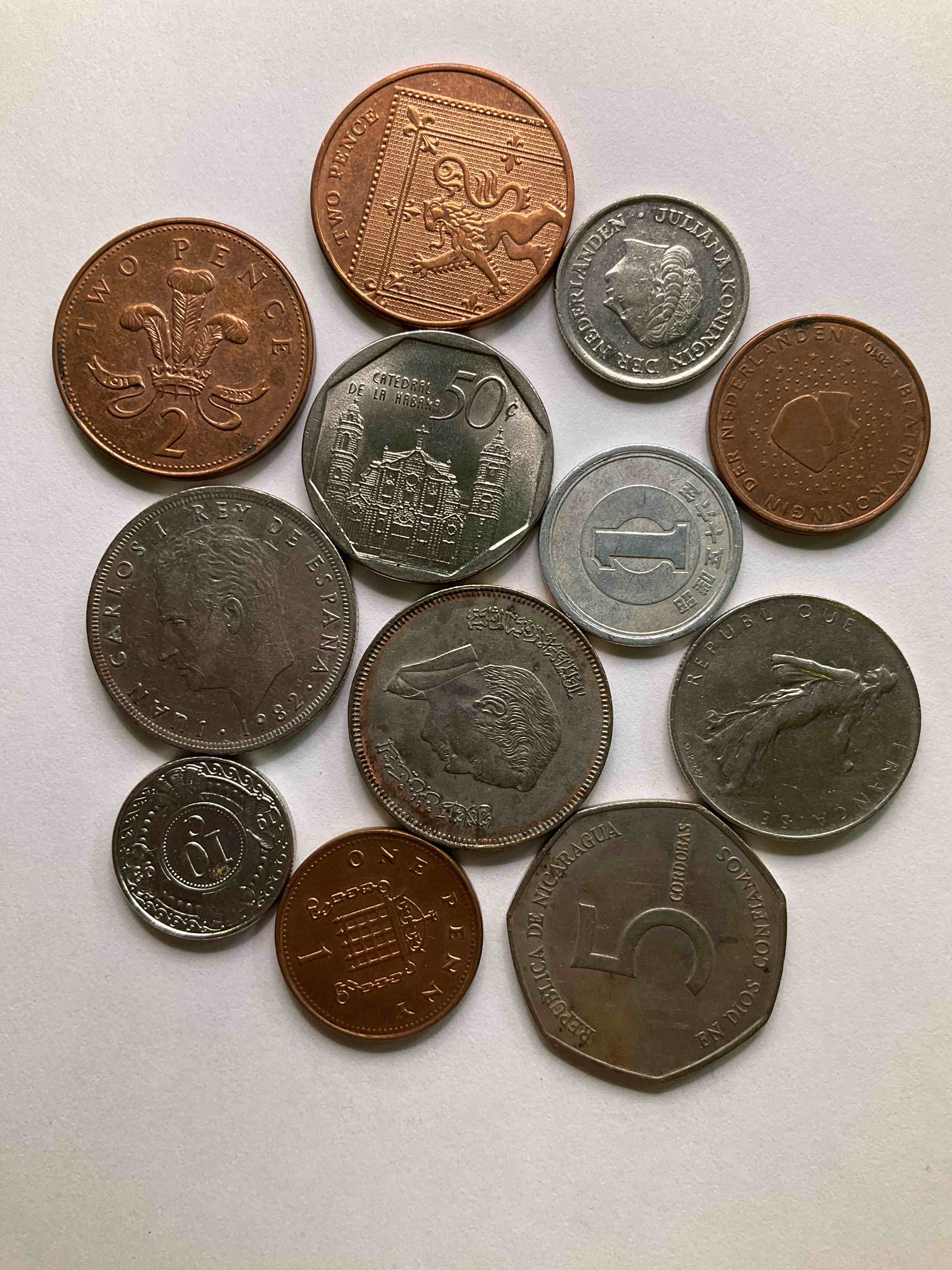 World Coins, Antique & Vintage! Each Lot Is Unique! Many Different Years, Countries, Sizes & Exotic Places. This Cool Collection Of Antique Coins From Around The World Is Loads Of Fun! Have Fun Identifying Each Coin & Country As A Great Educational Tool! A Great Investment Too!