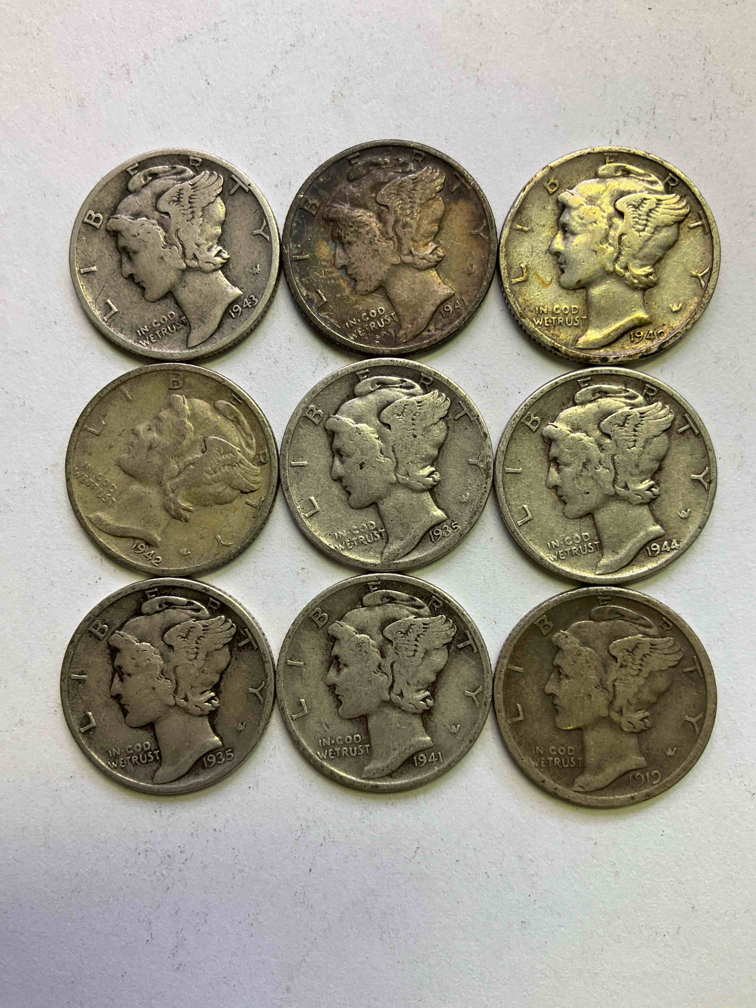 Antique U.S. Pure Fine Silver Mercury Dimes! Silver Mercury Dimes Were Minted From 1916-1945 & Have Become Serious Collector Items! Check Out These Awesome Examples, All In Nice, Circulated Condition With Visible Dates & Varying Years! Rare To Have Visible Dates! Makes For A Great Investment In Precious Metals, Mercury Dimes Are 90% Pure Fine Silver! They Don't Make Em' Like This Anymore!