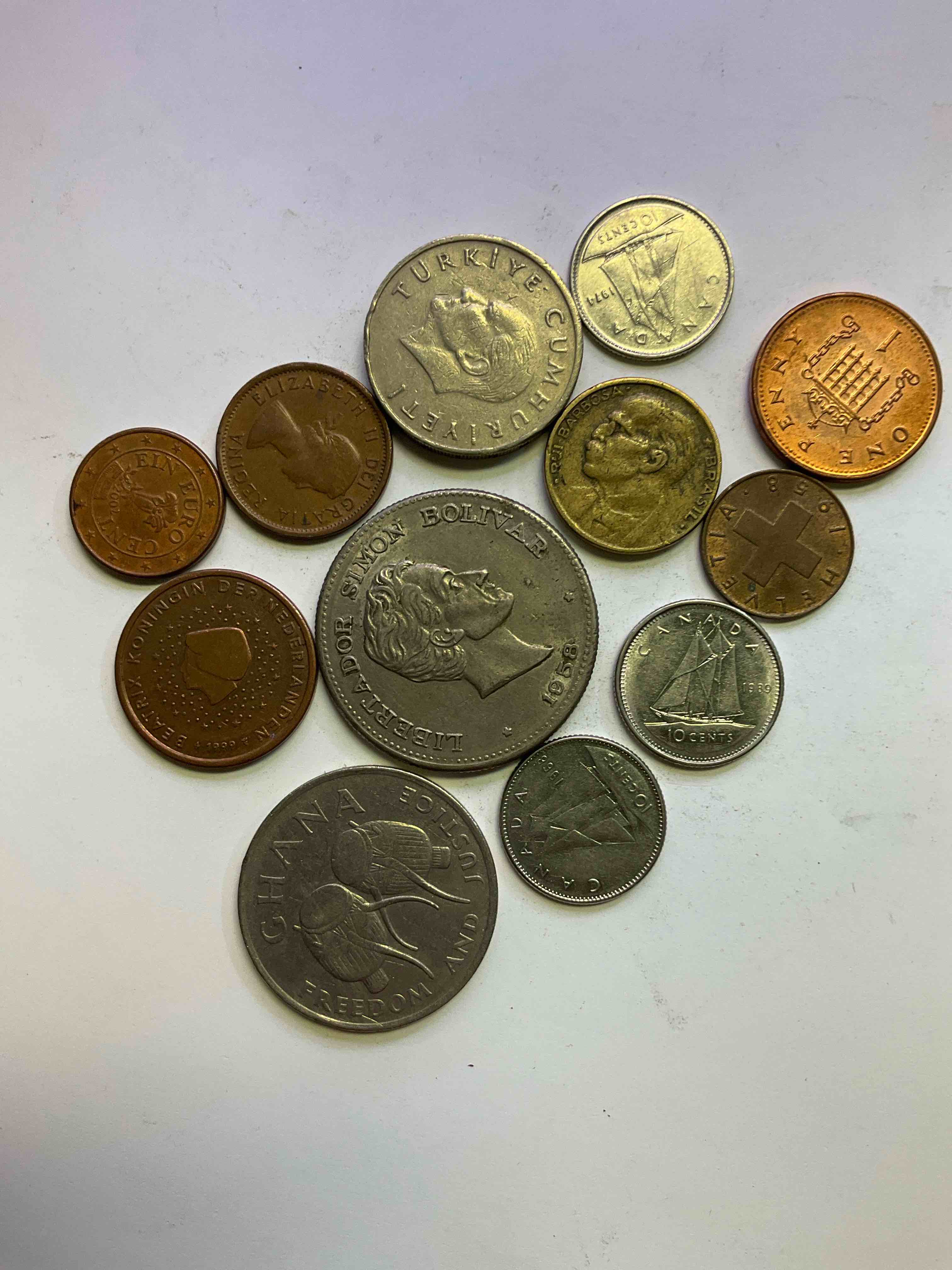 World Coins, Antique & Vintage! Each Lot Is Unique! Many Different Years, Countries, Sizes & Exotic Places. This Cool Collection Of Antique Coins From Around The World Is Loads Of Fun! Have Fun Identifying Each Coin & Country As A Great Educational Tool! A Great Investment Too!