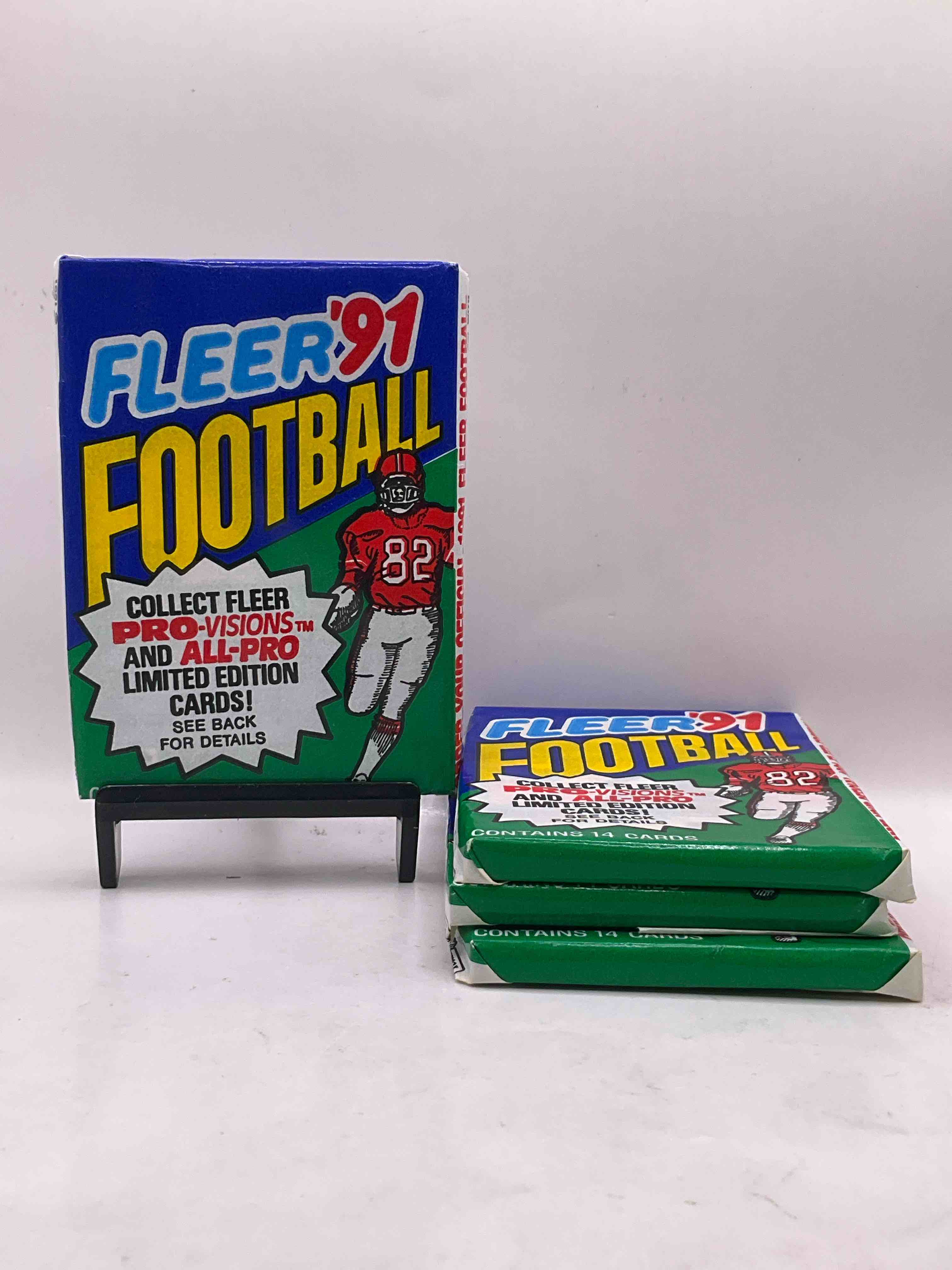 1991 Fleer Football Unopened Card Pack! Search For Valuable Joe Montana & Jerry Rice Cards! Crazy Packs From The Early 90’s!