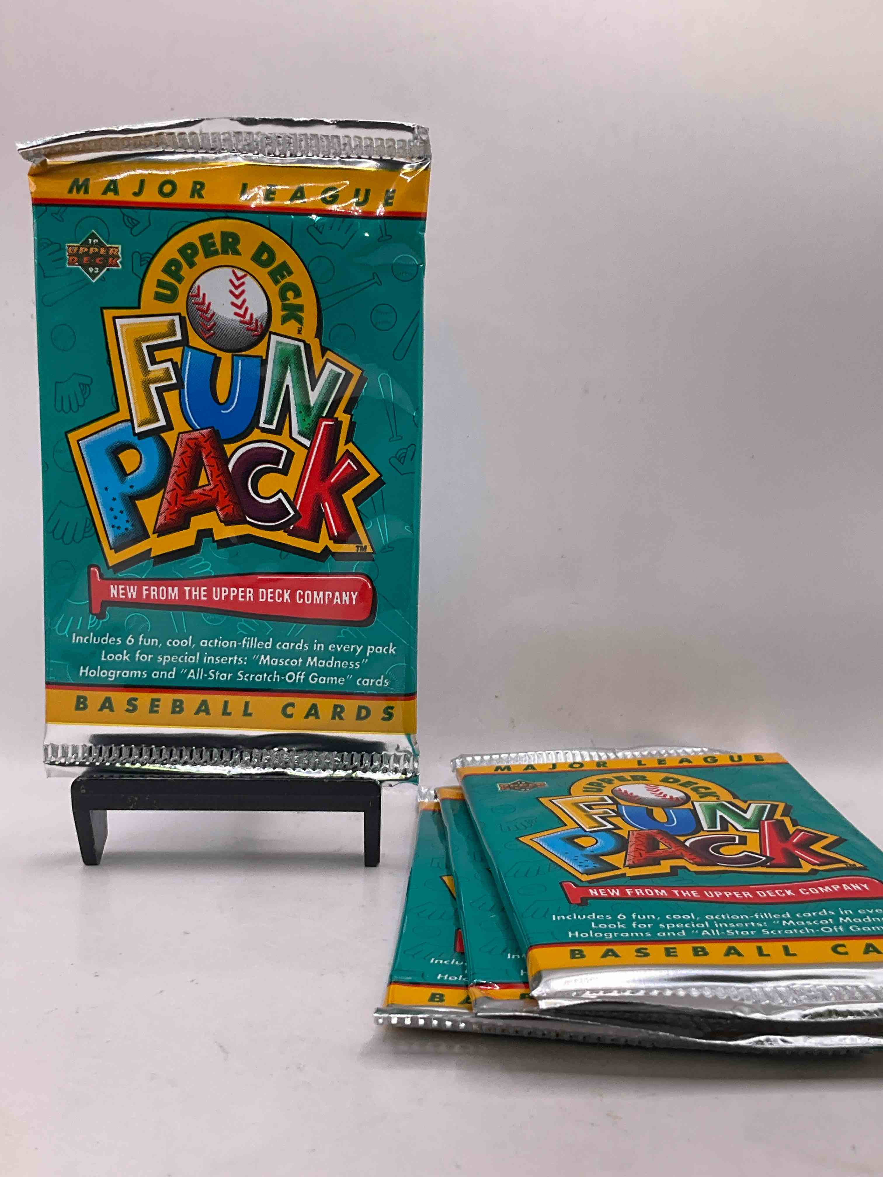 1993 Upper Deck Baseball Fun Pack! Look For Special Edition Holograms, Mascot Madness Cards & More! 90’s Baseball! Straight From Box!