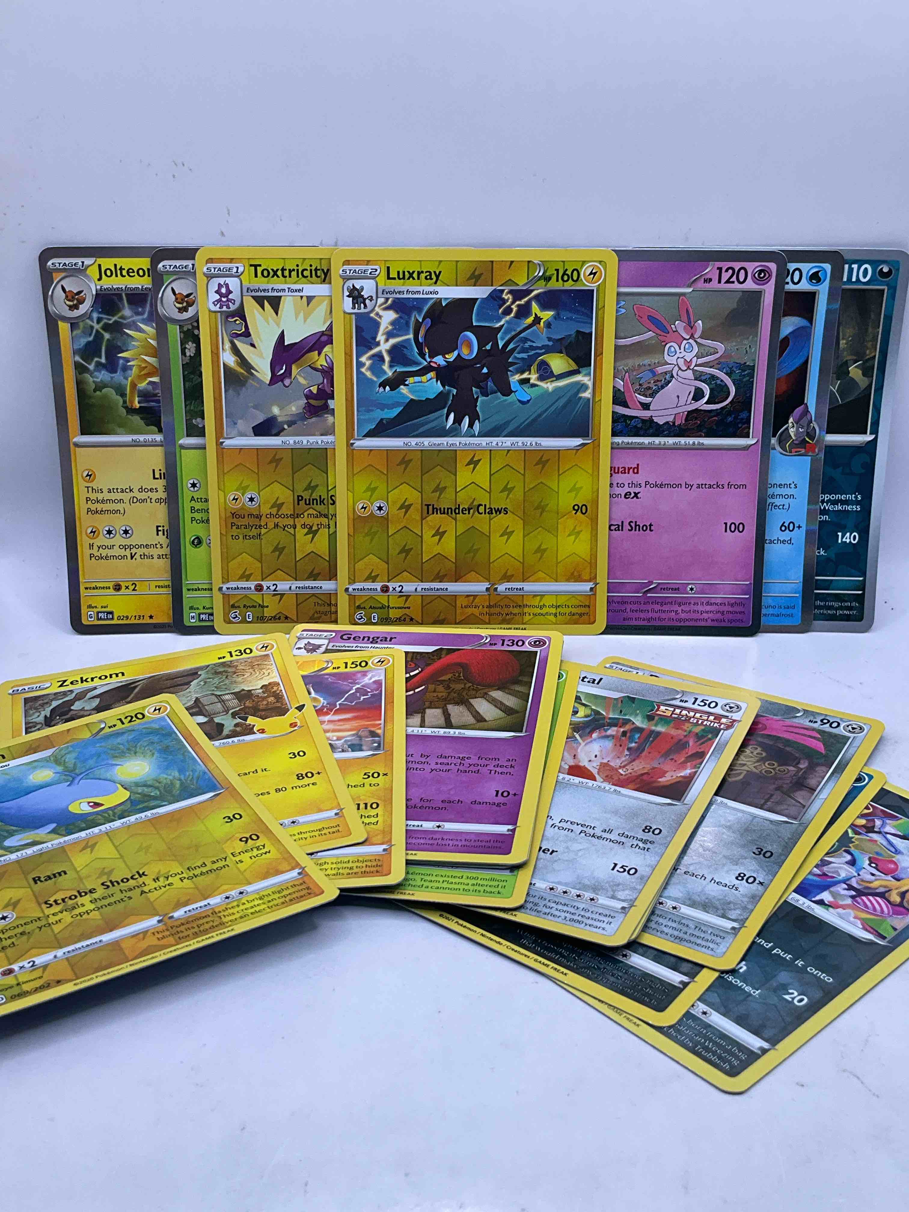 Holo Craziness! 20 Card Random Holo Pokemon Cards With Some Of Your Favorites! Get On The Pokemon Wave With These Rare & Super Cool Pokemon Holo Cards! 
