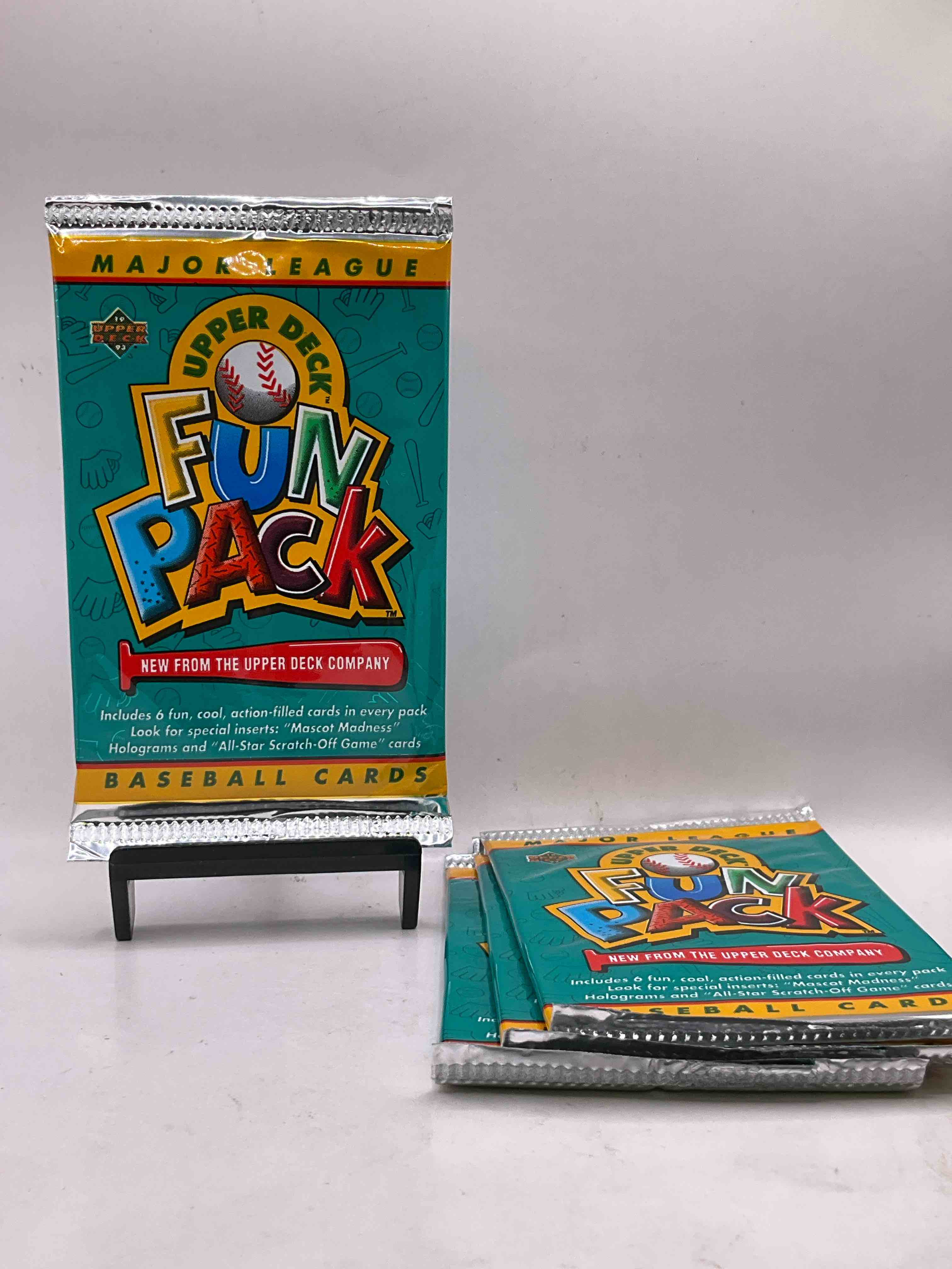 1993 Upper Deck Baseball Fun Pack! Look For Special Edition Holograms, Mascot Madness Cards & More! 90’s Baseball! Straight From Box!