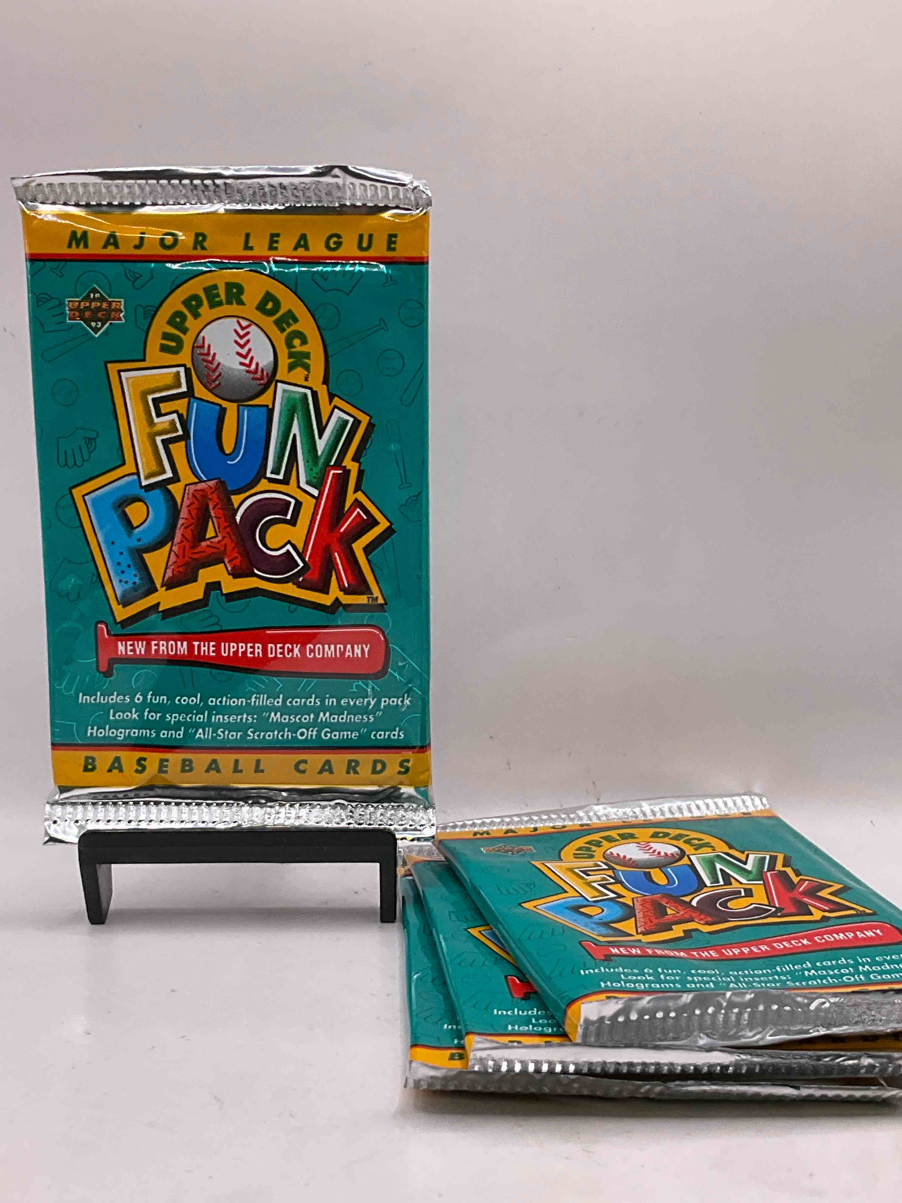 1993 Upper Deck Baseball Fun Pack! Look For Special Edition Holograms, Mascot Madness Cards & More! 90’s Baseball! Straight From Box!