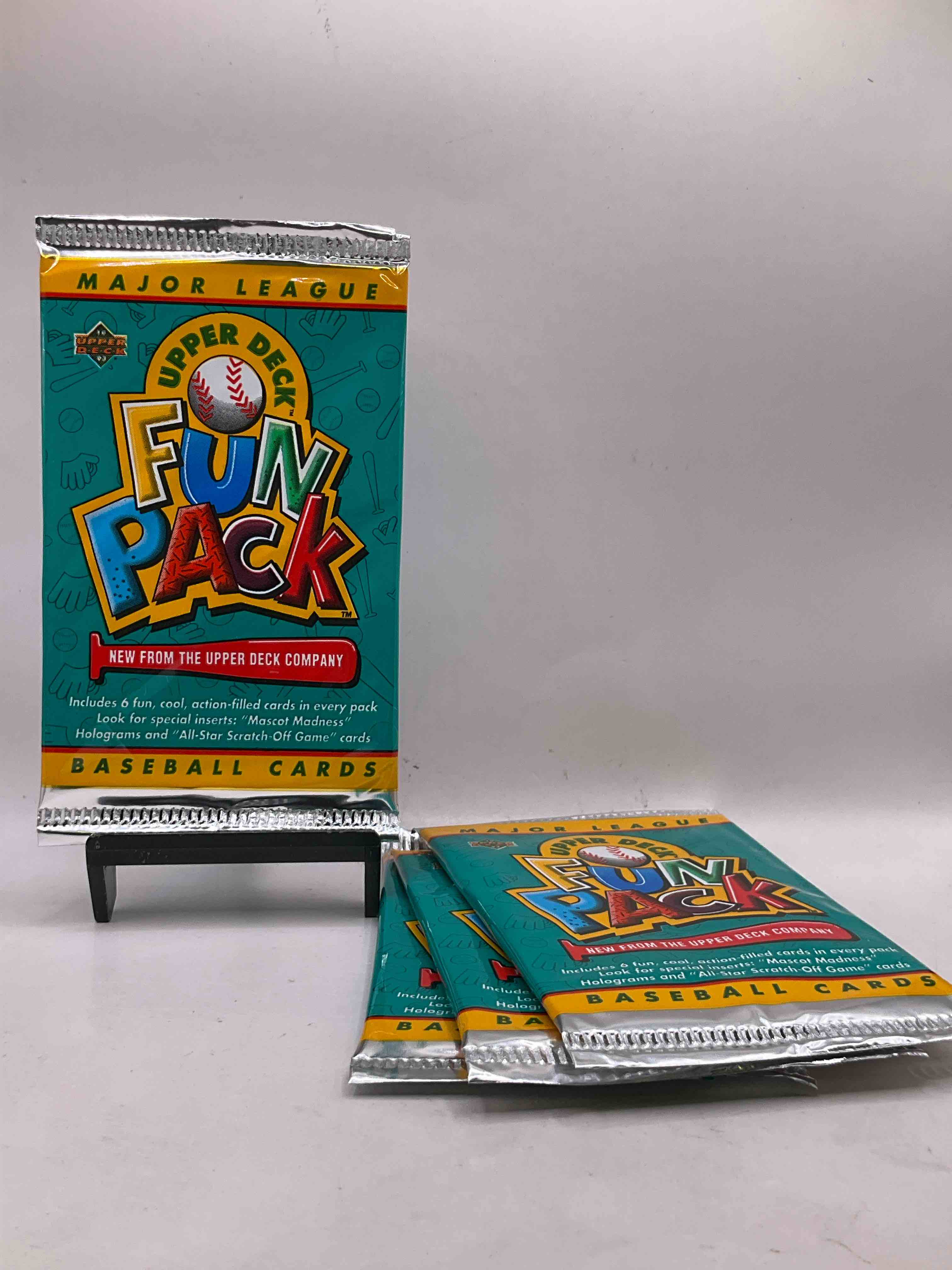1993 Upper Deck Baseball Fun Pack! Look For Special Edition Holograms, Mascot Madness Cards & More! 90’s Baseball! Straight From Box!