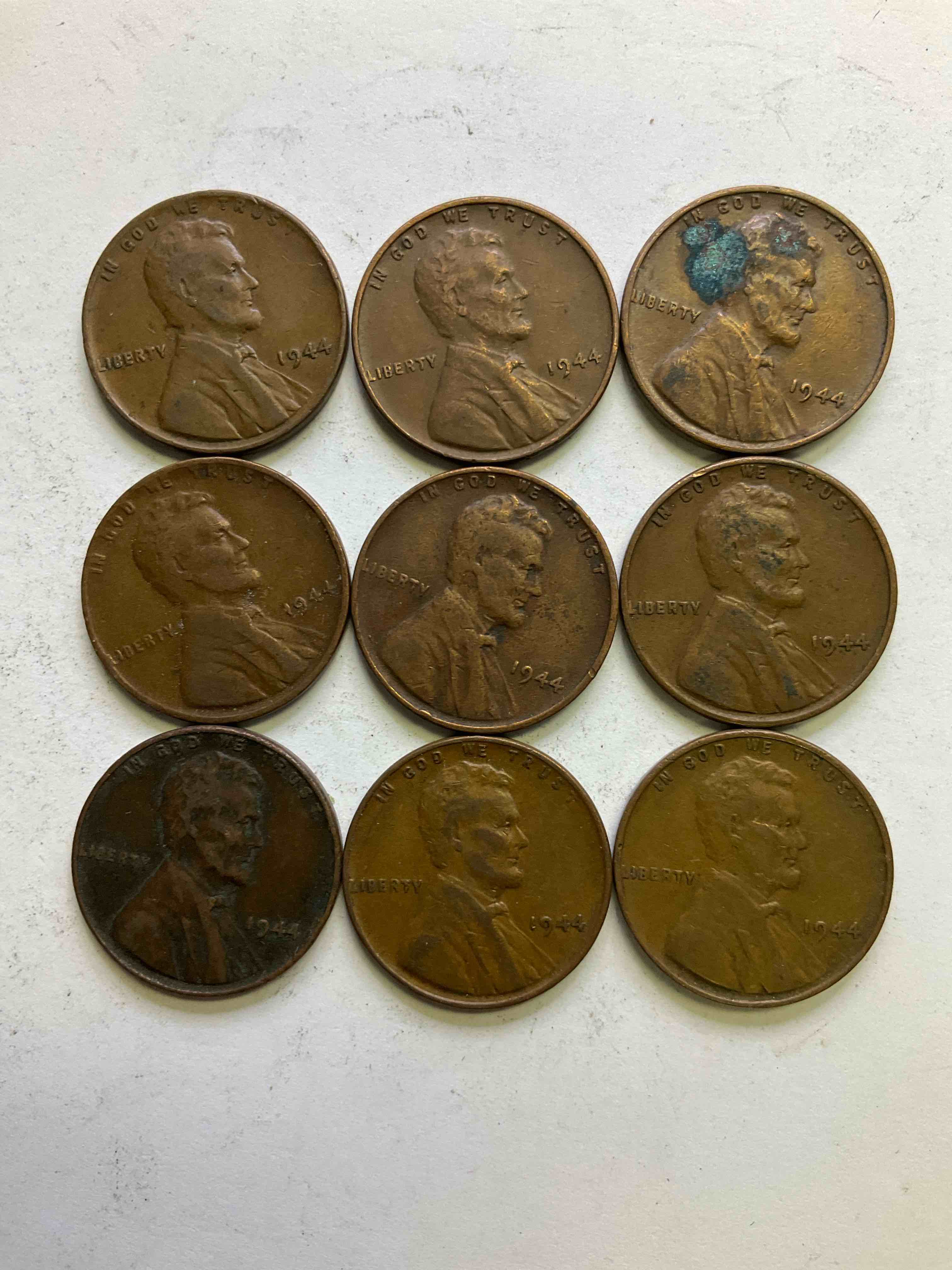 1944 WWII D-Day Era Pennies! June 6, 1944 Was A Day That Will Live In Infamy, The Day Of The Largest Land Invasion In History Where Western Allies Initiated The Liberation Of Europe From Nazi Germany. Up For Auction Are 1944 Pennies... Pieces Of History That Are Awesome For Coin Collectors, WII & History Buffs & So Much More! Hard To Collect!