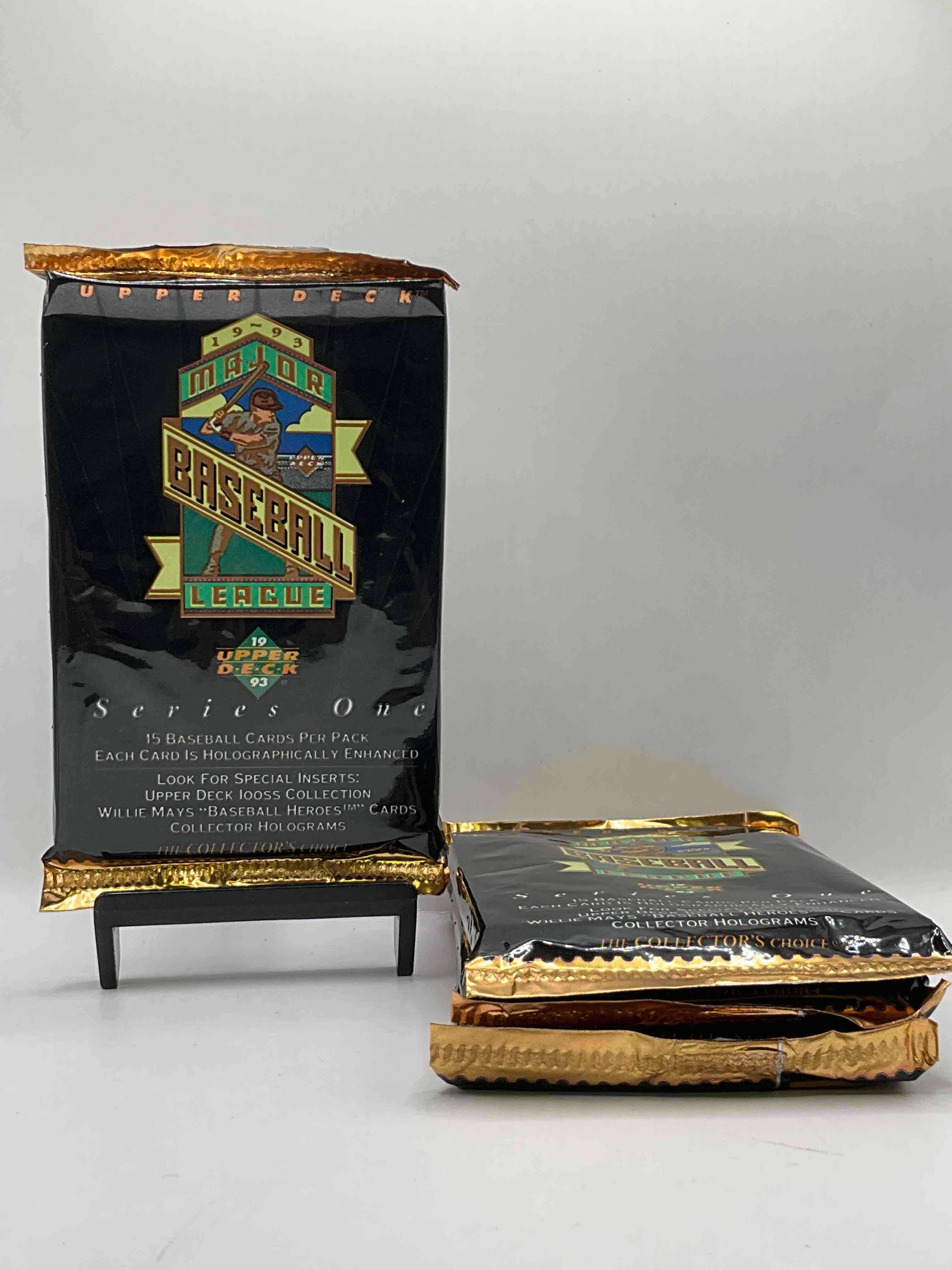 1993 Upper Deck Baseball Sealed 15 Card Pack, Direct From Original Retail Display Case. Search For Derek Jeter, Ken Griffey Jr. & So Much More! Search For Highly Collectible Inserts. These Cards Are Highly Sought After By Collectors For Their Holographic Design, These Are PREMIUM Baseball Cards From 1993!
