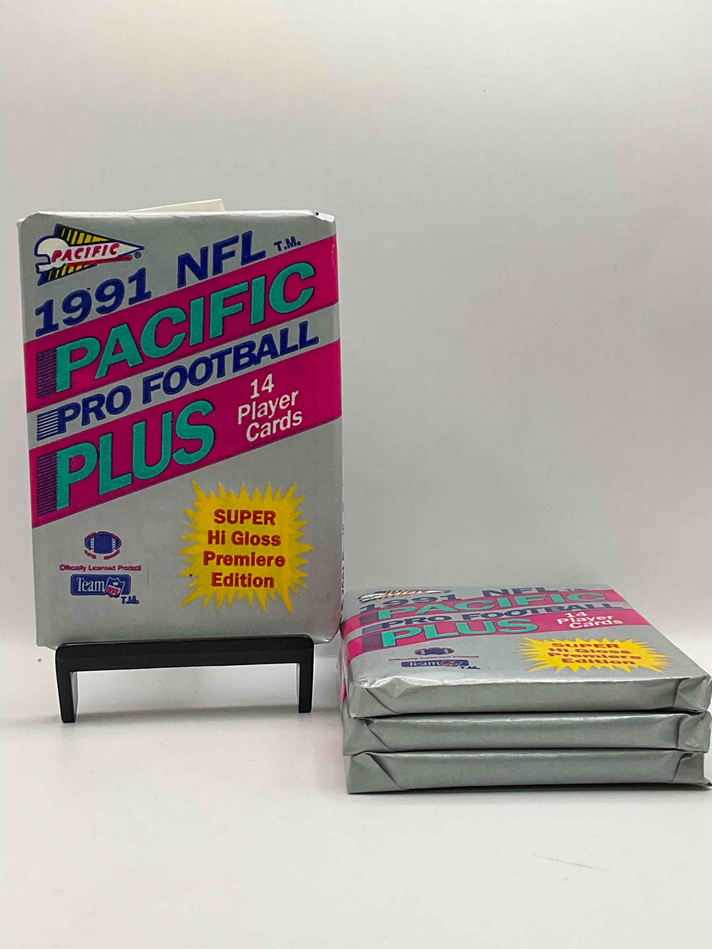 1991 Pacific Football, Something You Hardly Ever See! 1991 Pacific Football Sealed Card Pack, Direct From Original Retail Case. Search For Brett Favre Rookie, Early Barry Sanders, Jerry Rice & So Much More! Hard To Find!