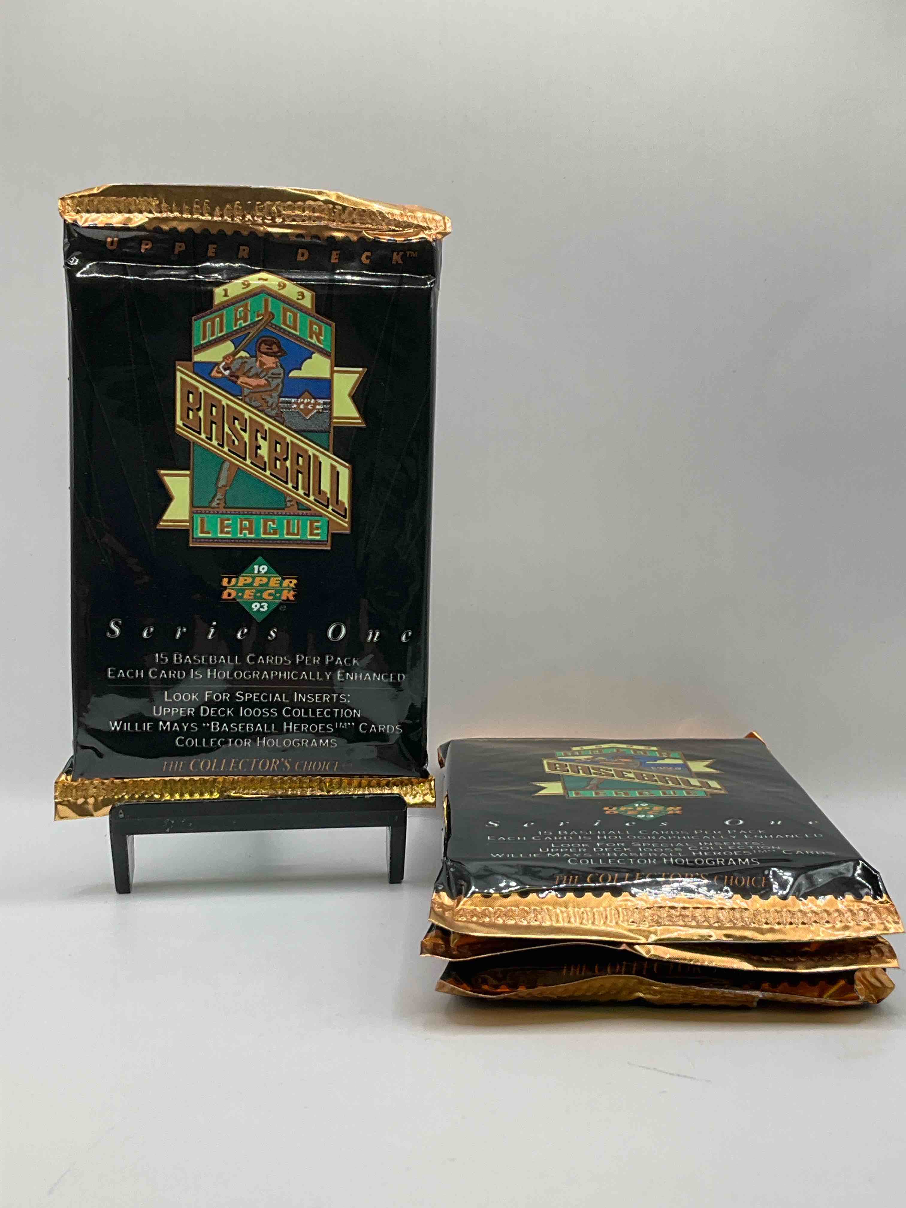 1993 Upper Deck Baseball Sealed 15 Card Pack, Direct From Original Retail Display Case. Search For Derek Jeter, Ken Griffey Jr. & So Much More! Search For Highly Collectible Inserts. These Cards Are Highly Sought After By Collectors For Their Holographic Design, These Are PREMIUM Baseball Cards From 1993!