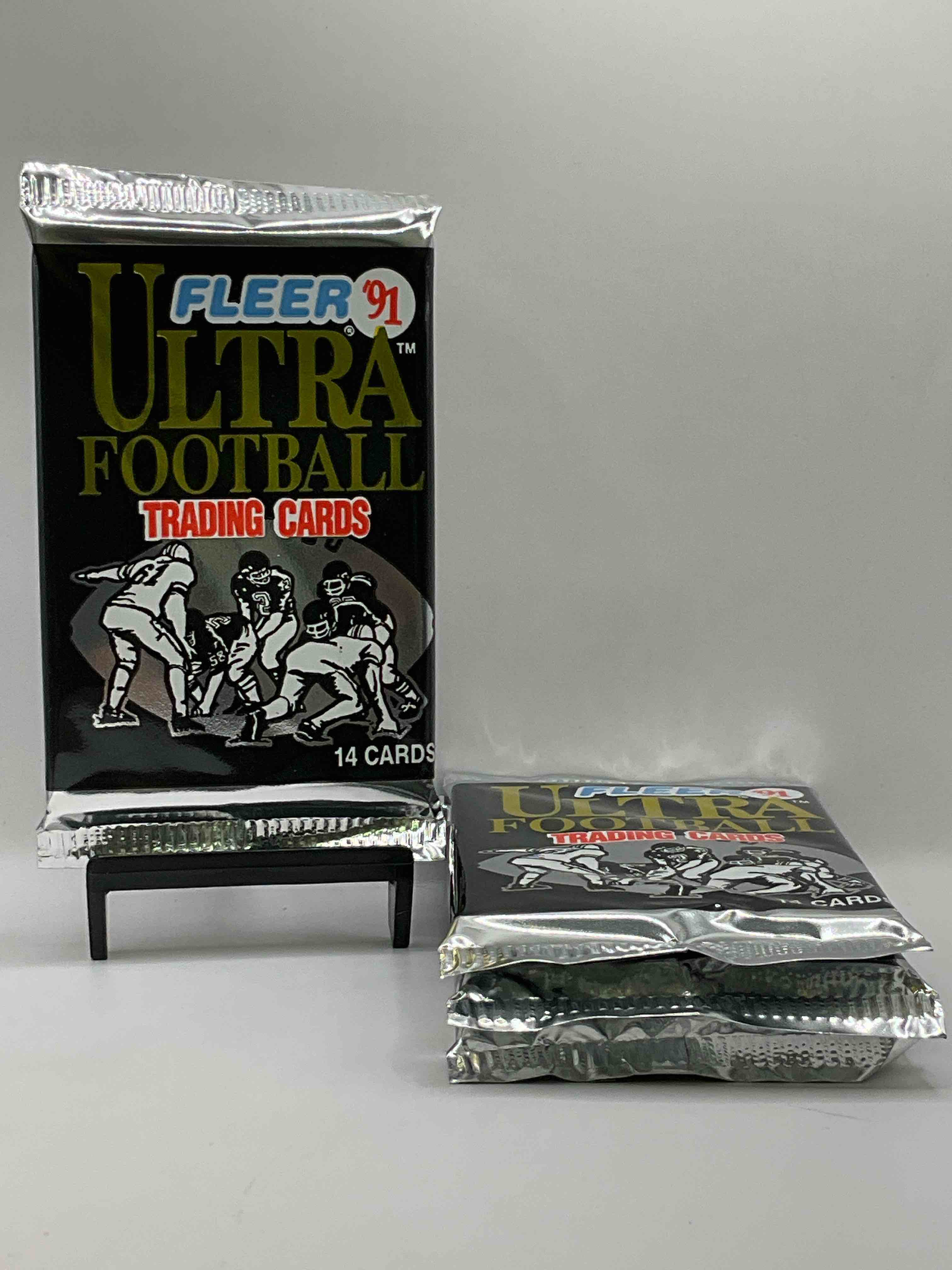 Brett Favre Rookie!? 1991 Fleer ULTRA Unopened Packs Straight From Original Box! Search For Brett Favre Rookie & Other Valuable Cards From Joe Montana Emmitt Smith & Barry Sanders! 