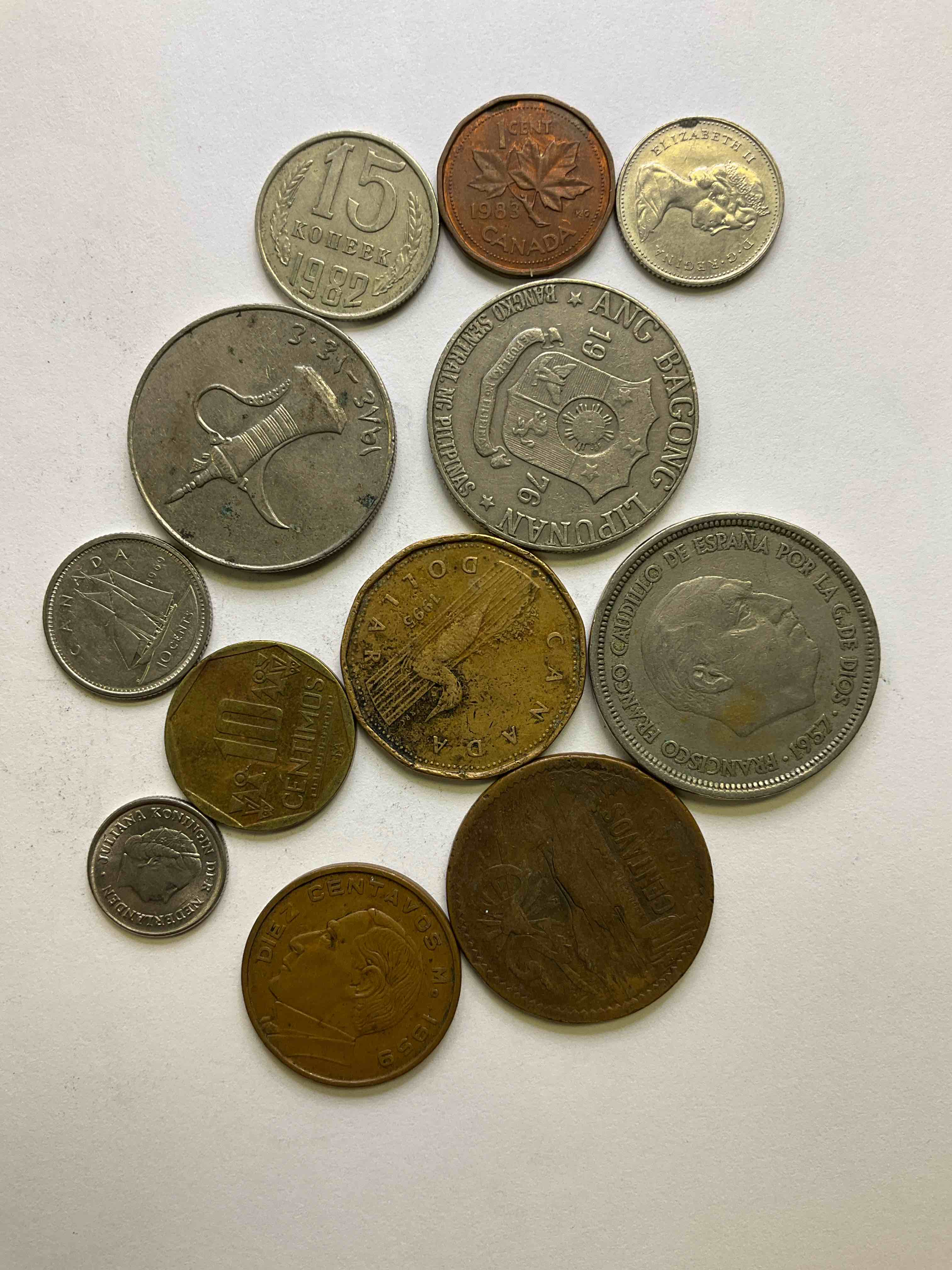World Coins, Antique & Vintage! Each Lot Is Unique! Many Different Years, Countries, Sizes & Exotic Places. This Cool Collection Of Antique Coins From Around The World Is Loads Of Fun! Have Fun Identifying Each Coin & Country As A Great Educational Tool! A Great Investment Too!