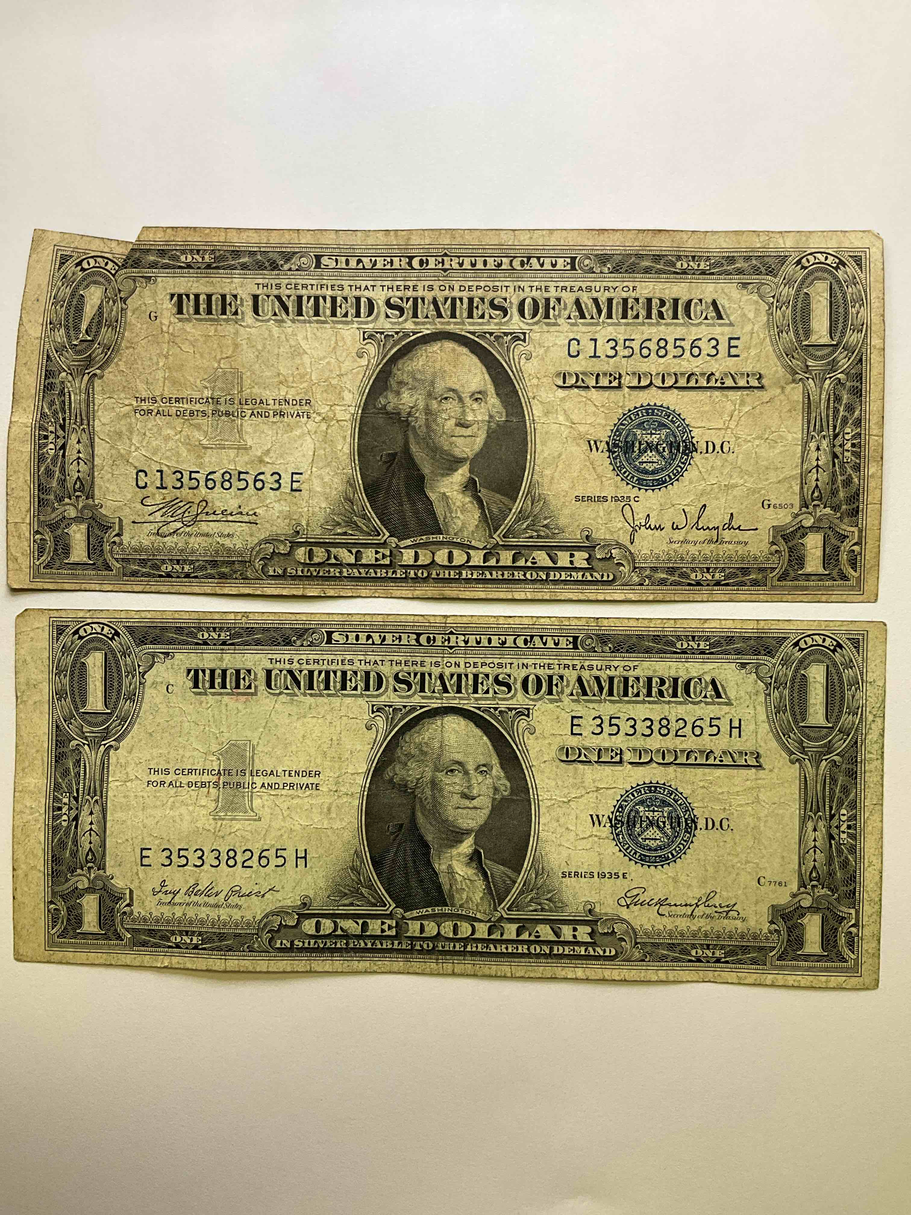 1935 Silver Certificates! Did You Know That Prior To 1964 One Dollar U.S. Paper Money Was Actually Redeemable For Silver Dollars?! Wow How Times Have Changed! Silver Certificates Were Produced From 1878 To 1964 & Are Still Considered Legal Tender At Face Value. Here Are Gorgeous, Circulated 1935 U.S. One Dollar Silver Certificate, With Highly Collectible "Blue Seal!* Own An Awesome Piece Of History!
