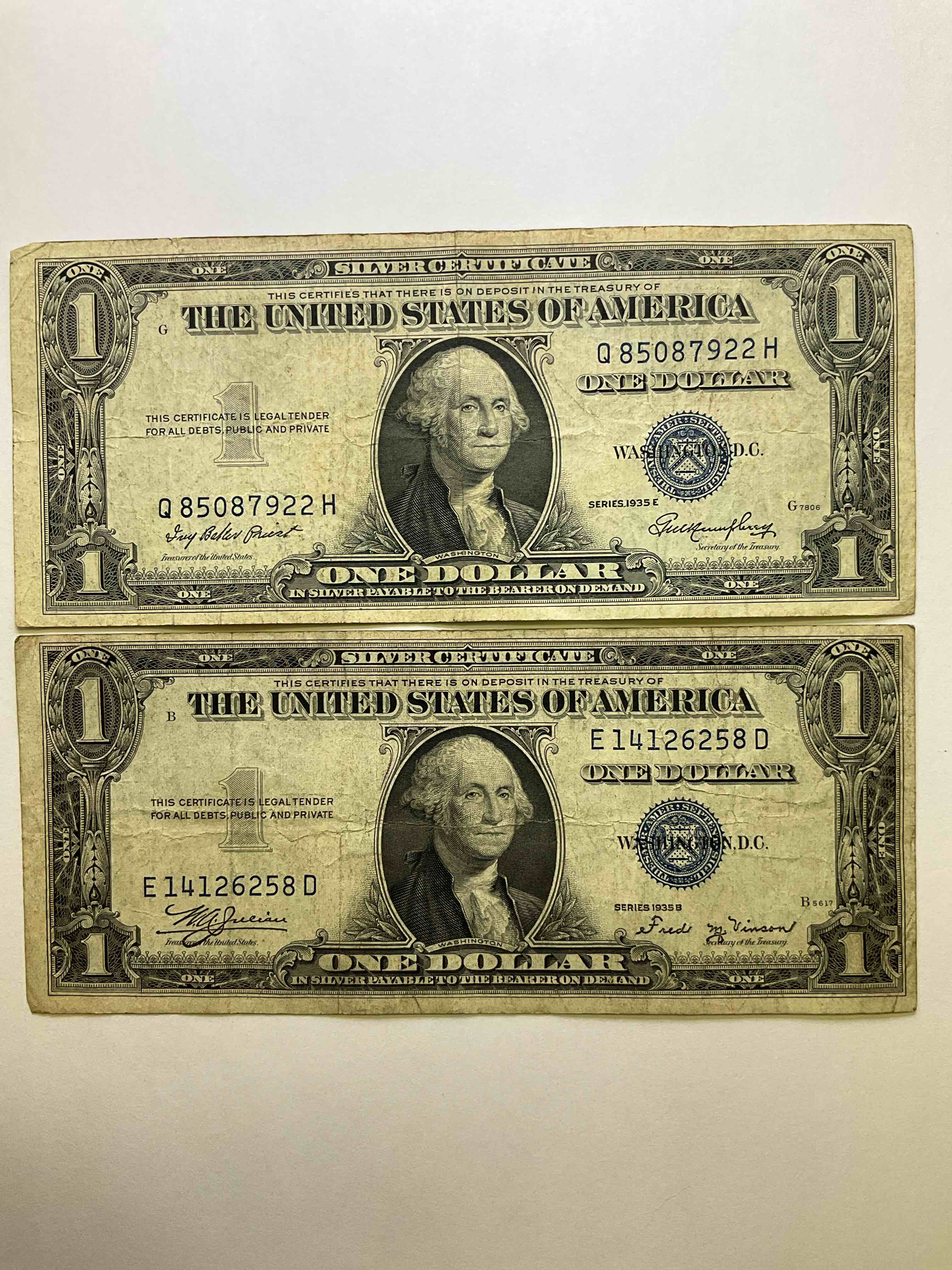 1935 Silver Certificates! Did You Know That Prior To 1964 One Dollar U.S. Paper Money Was Actually Redeemable For Silver Dollars?! Wow How Times Have Changed! Silver Certificates Were Produced From 1878 To 1964 & Are Still Considered Legal Tender At Face Value. Here Are Gorgeous, Circulated 1935 U.S. One Dollar Silver Certificate, With Highly Collectible "Blue Seal!* Own An Awesome Piece Of History!