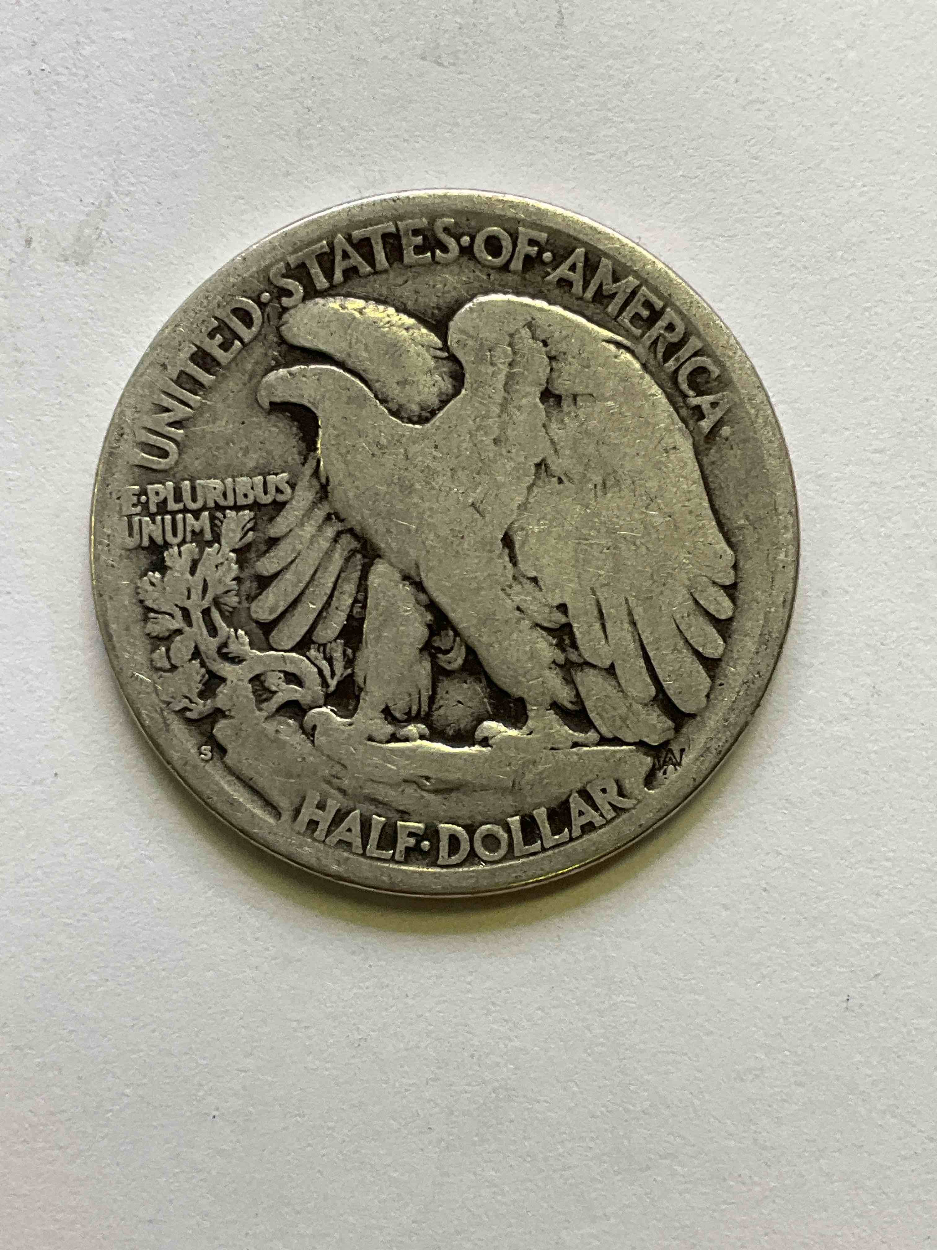 https://s3.amazonaws.com/lotting-images-prod/bidfta/BRN2244493_1756410064636.jpeg