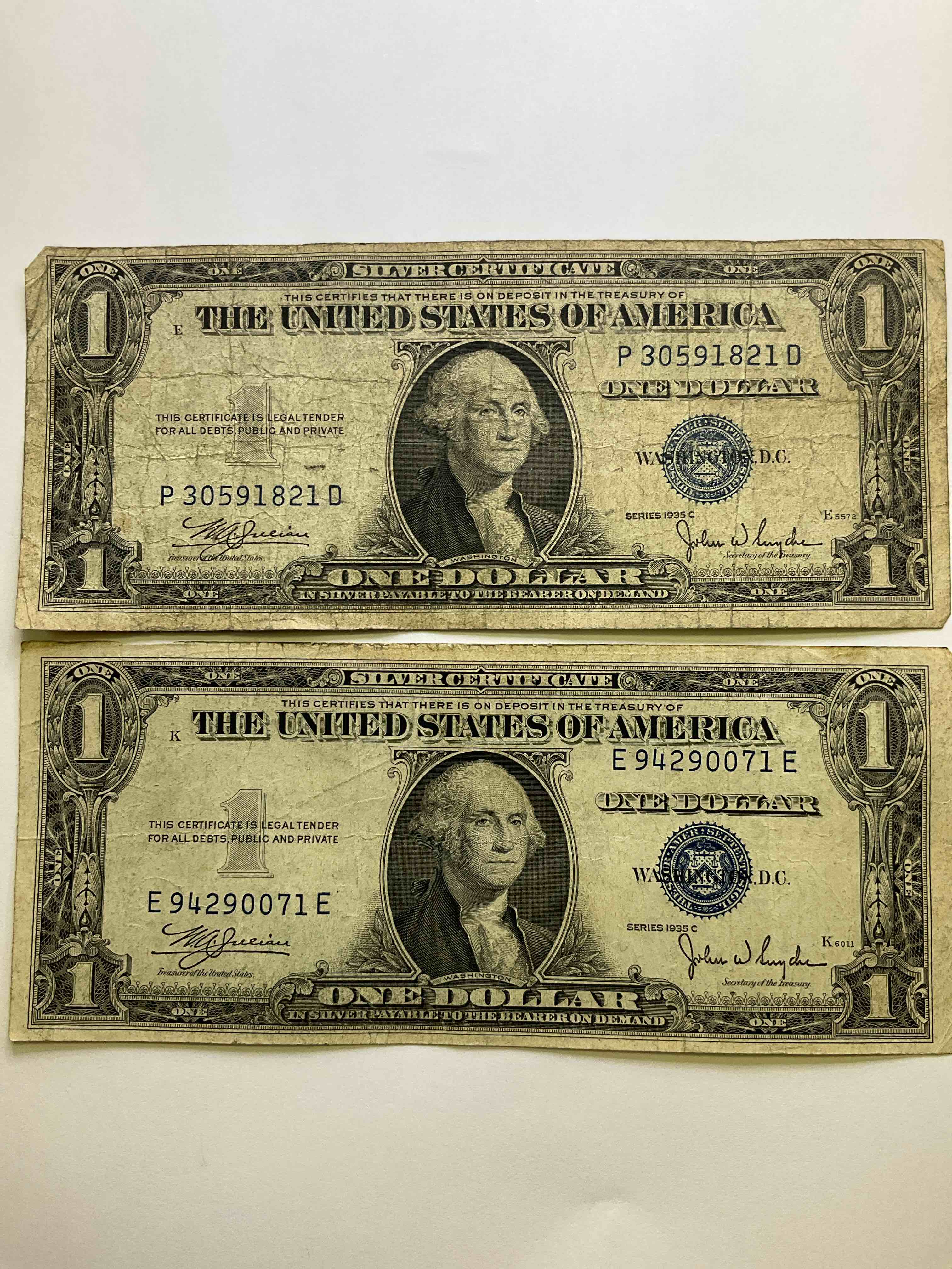 1935 Silver Certificates! Did You Know That Prior To 1964 One Dollar U.S. Paper Money Was Actually Redeemable For Silver Dollars?! Wow How Times Have Changed! Silver Certificates Were Produced From 1878 To 1964 & Are Still Considered Legal Tender At Face Value. Here Are Gorgeous, Circulated 1935 U.S. One Dollar Silver Certificate, With Highly Collectible "Blue Seal!* Own An Awesome Piece Of History!