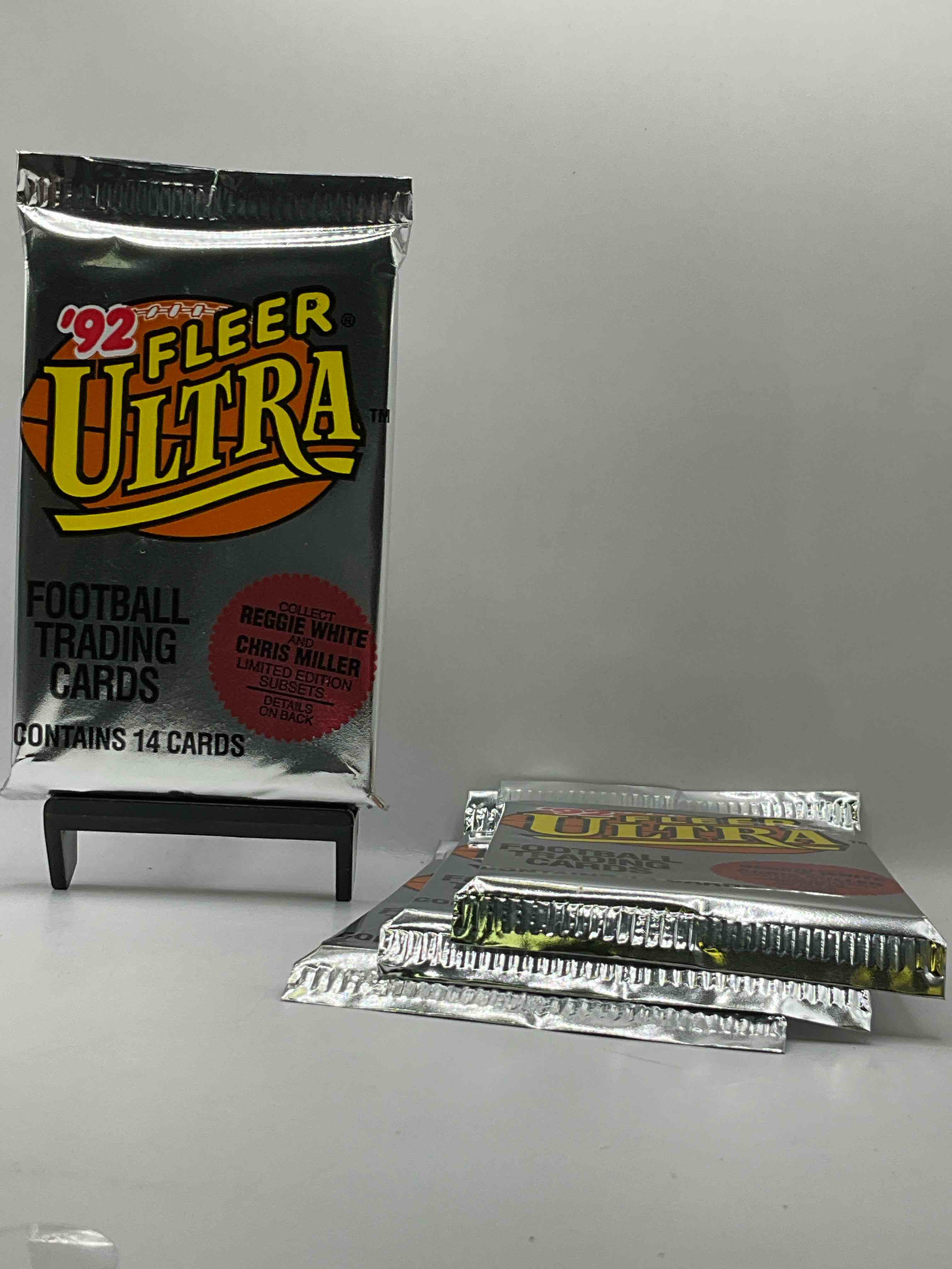 Rare Reggie White Subset!? Carl Pickens Rookie!? 1992 Fleer ULTRA Unopened Packs Straight From Original Box! Search For Carl Pickens Rookie & Other Valuable Cards From Joe Montana Emmitt Smith & Barry Sanders Along With Limited Edition Subsets!