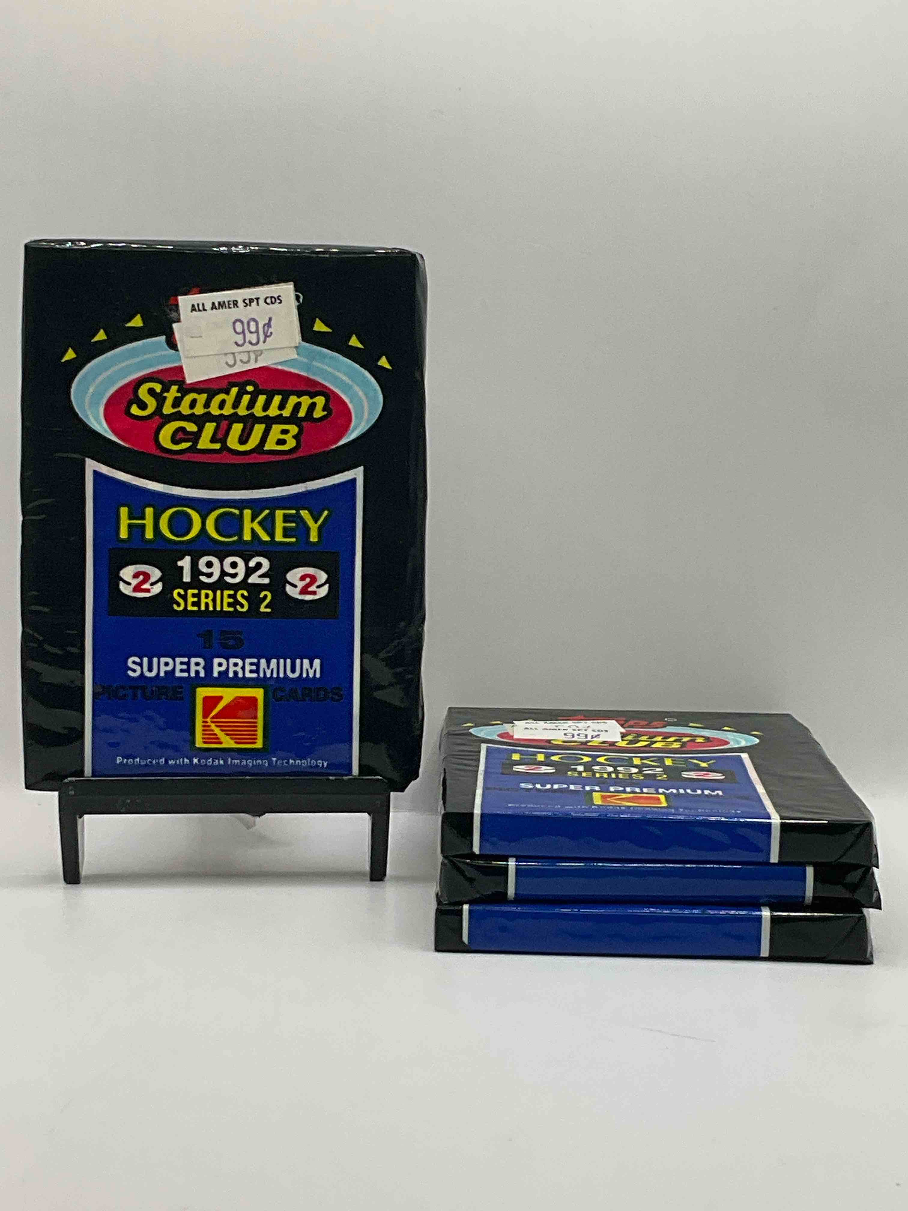 1992 Hockey! 1992 Topps Stadium Club Hockey Unopened Packs! 12 Premium Hockey Cards In A Pack! Search For Legends & Stars From Jaromir Jagr, Sergei Fedorov, Mike Modano & More! Insane Hockey Packs!