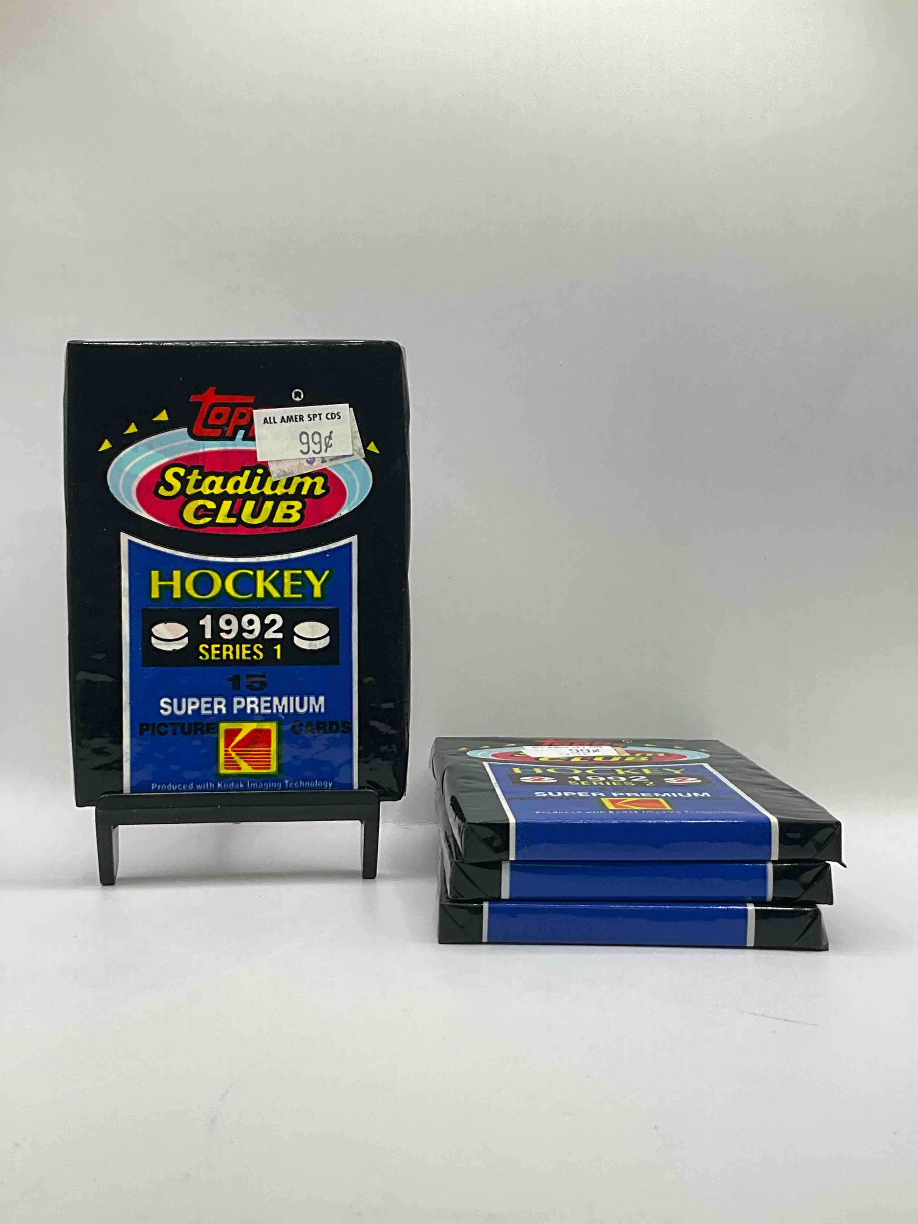 1992 Hockey! 1992 Topps Stadium Club Hockey Unopened Packs! 12 Premium Hockey Cards In A Pack! Search For Legends & Stars From Jaromir Jagr, Sergei Fedorov, Mike Modano & More! Insane Hockey Packs!