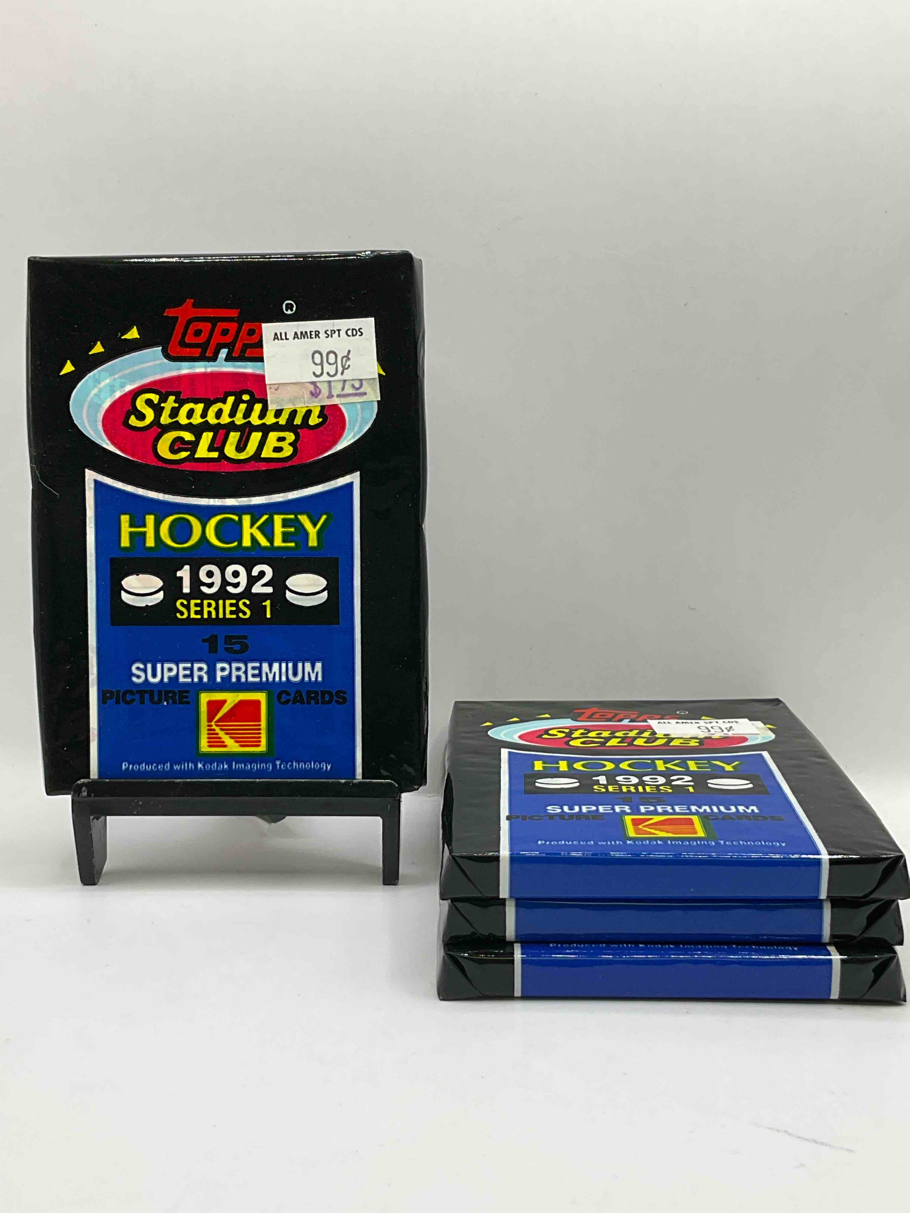 1992 Hockey! 1992 Topps Stadium Club Hockey Unopened Packs! 12 Premium Hockey Cards In A Pack! Search For Legends & Stars From Jaromir Jagr, Sergei Fedorov, Mike Modano & More! Insane Hockey Packs!