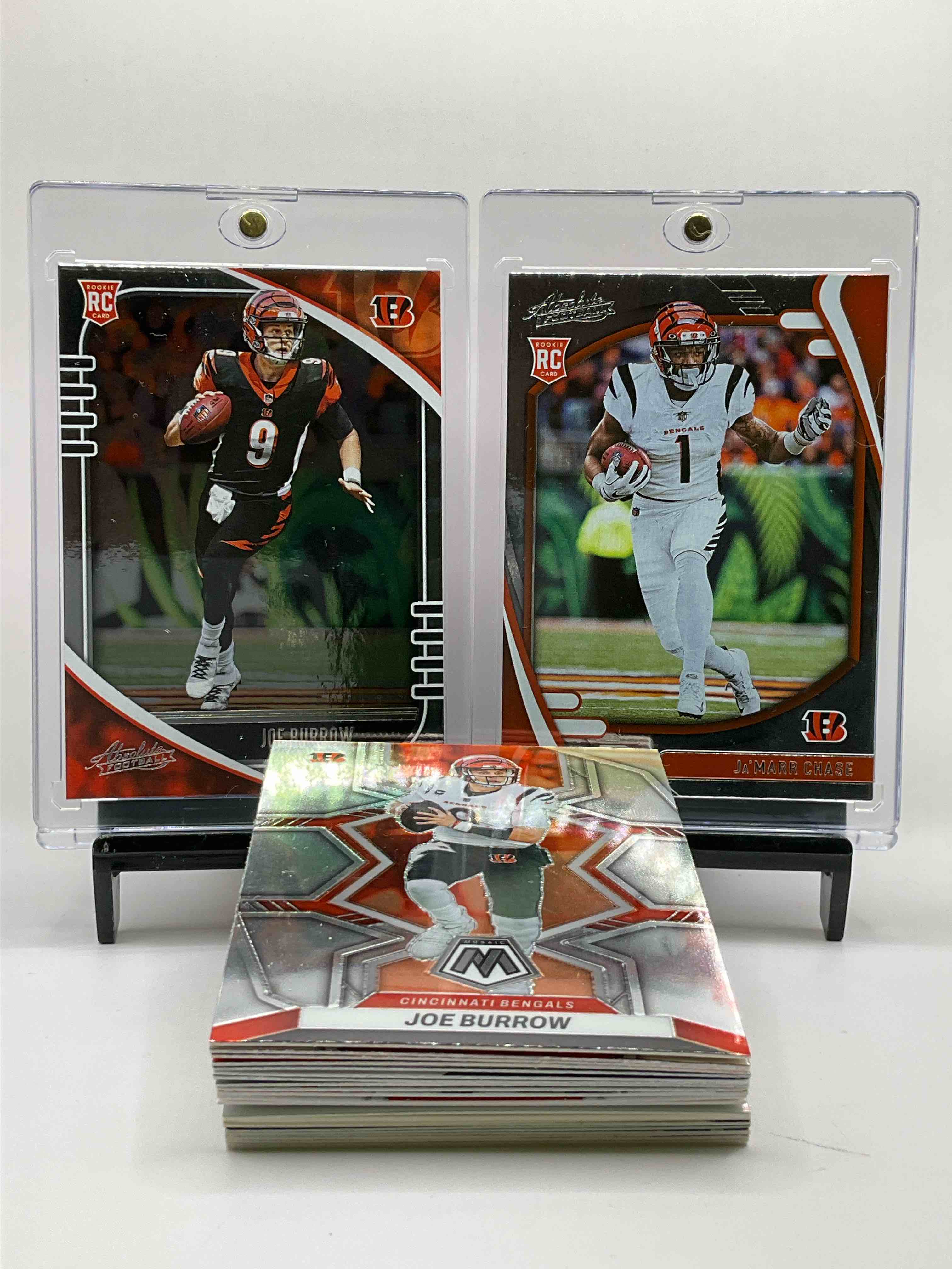 Joe Burrow & Ja’marr Chase Absolute Football Rookie Card Combo! Bengals Bros! Along With Modern Bengals, Crazy 25 Card Lot! Heroes, Commons, Legends, Rookies & More!