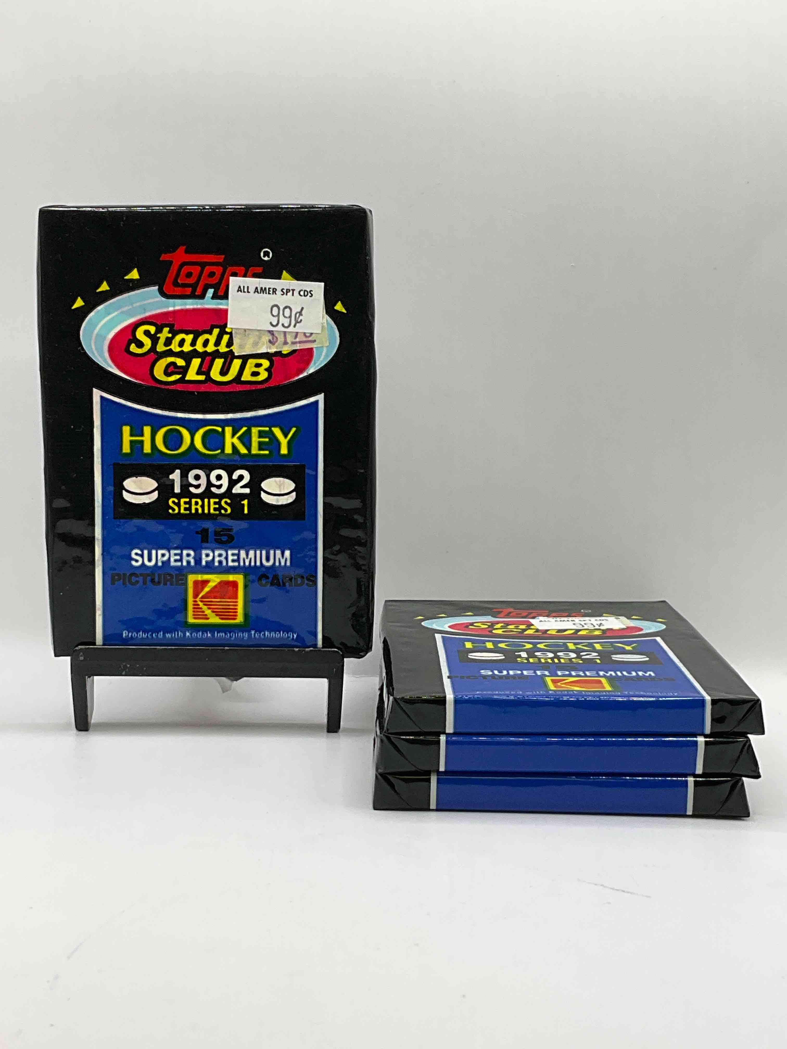 1992 Hockey! 1992 Topps Stadium Club Hockey Unopened Packs! 12 Premium Hockey Cards In A Pack! Search For Legends & Stars From Jaromir Jagr, Sergei Fedorov, Mike Modano & More! Insane Hockey Packs!