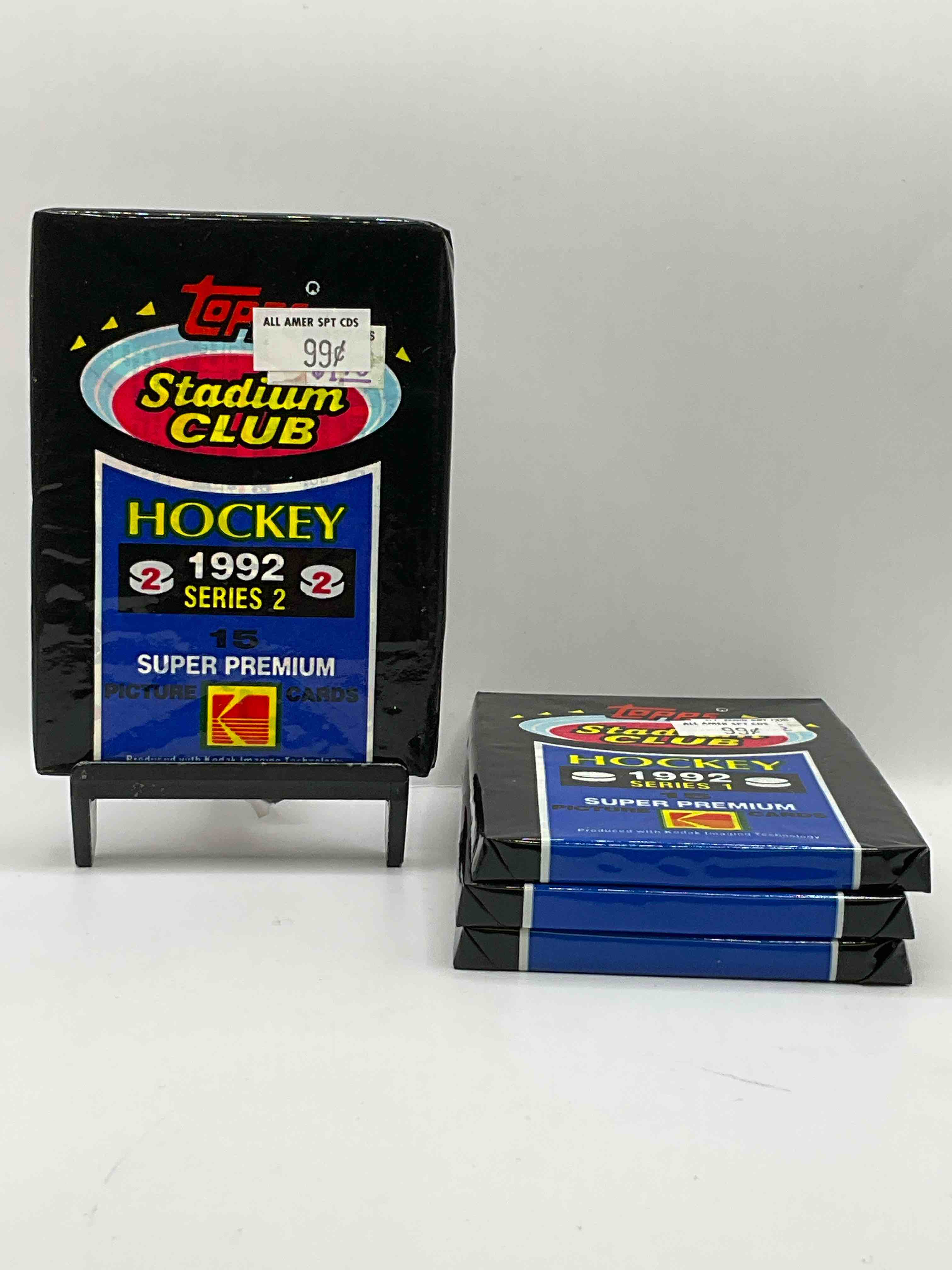 1992 Hockey! 1992 Topps Stadium Club Hockey Unopened Packs! 12 Premium Hockey Cards In A Pack! Search For Legends & Stars From Jaromir Jagr, Sergei Fedorov, Mike Modano & More! Insane Hockey Packs!