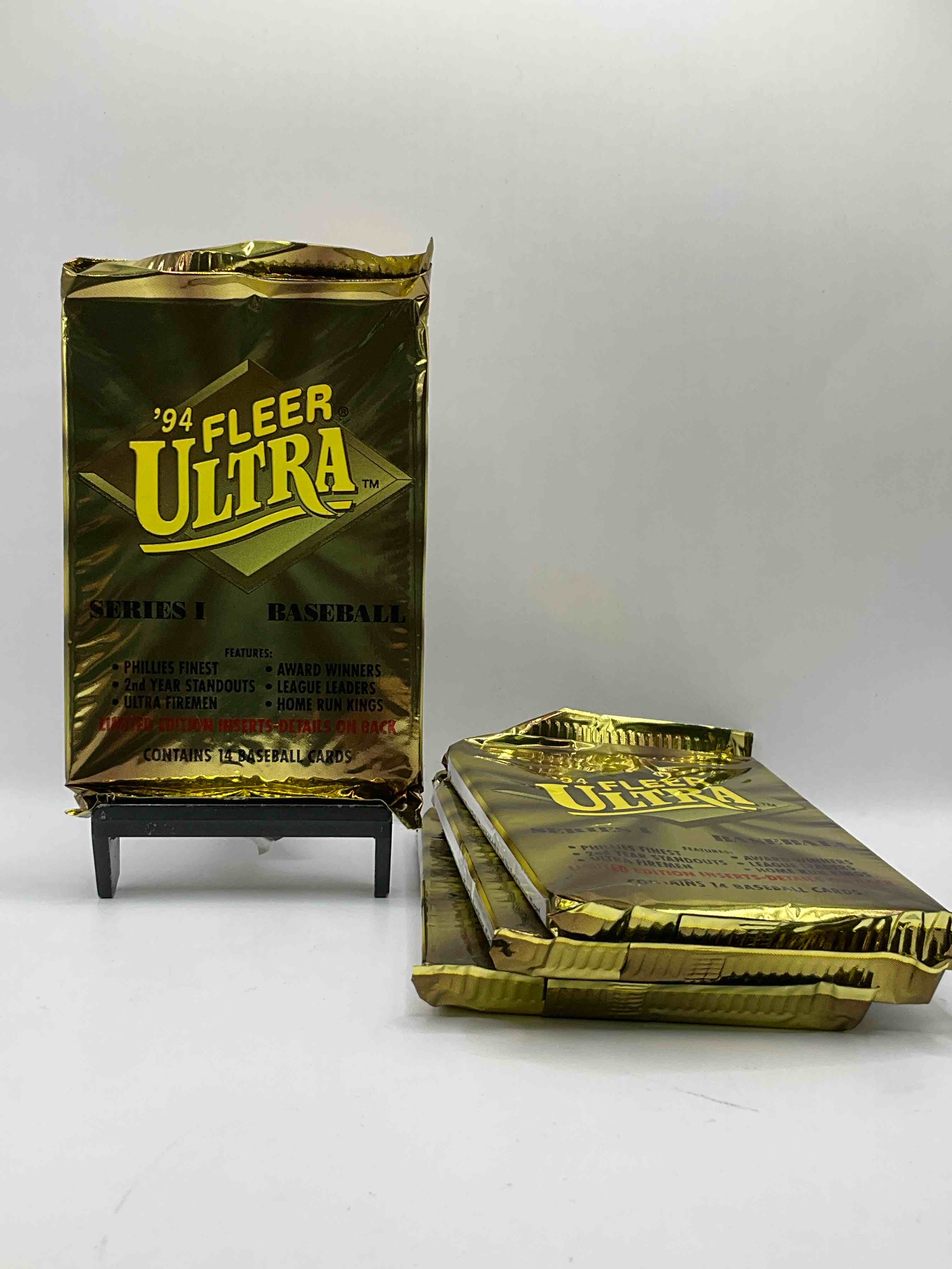 Special Limited Edition Inserts! 1994 Fleer Baseball Unopened Packs! These Packs Have The Possibility Of Containing Rare League Leaders, Phillies, Home Run & Other Special Edition Inserts! Wow! Search For Griffey Jr & More!