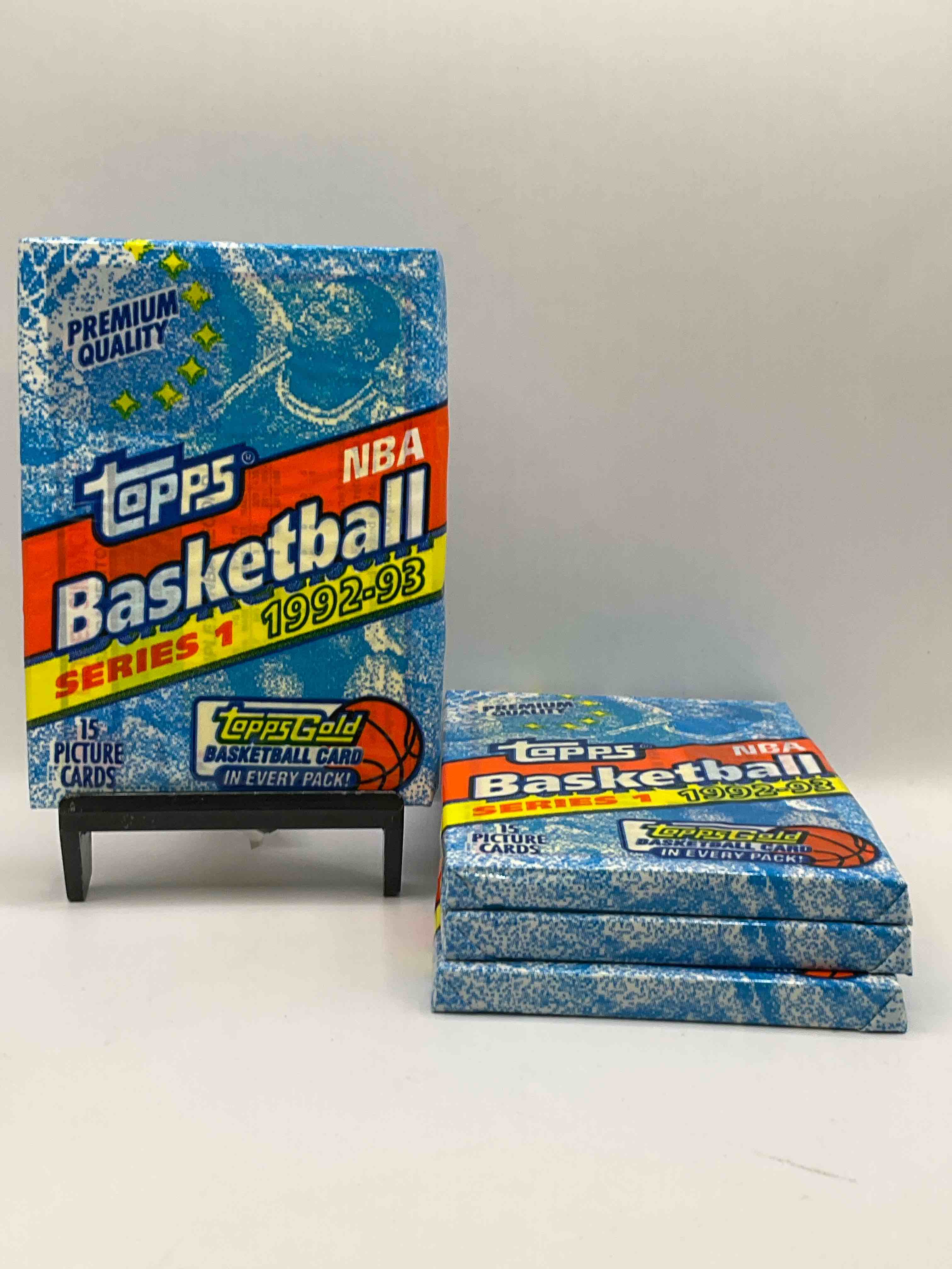Topps Basketball Gold! Shaq Rookie Year! Possible Michael Jordan! 1992-93 Topps Basketball Packs, Straight From Box! Each Pack Has A Topps Gold Basketball Card, Which Can Be Super Valuable! Search For Shaquille O’Neal Rookie Card, Michael Jordan Cards, Alonzo Mourning Rookie Cards, Jordan 50 Point Club Card & More! Insane Basketball Bonanza!