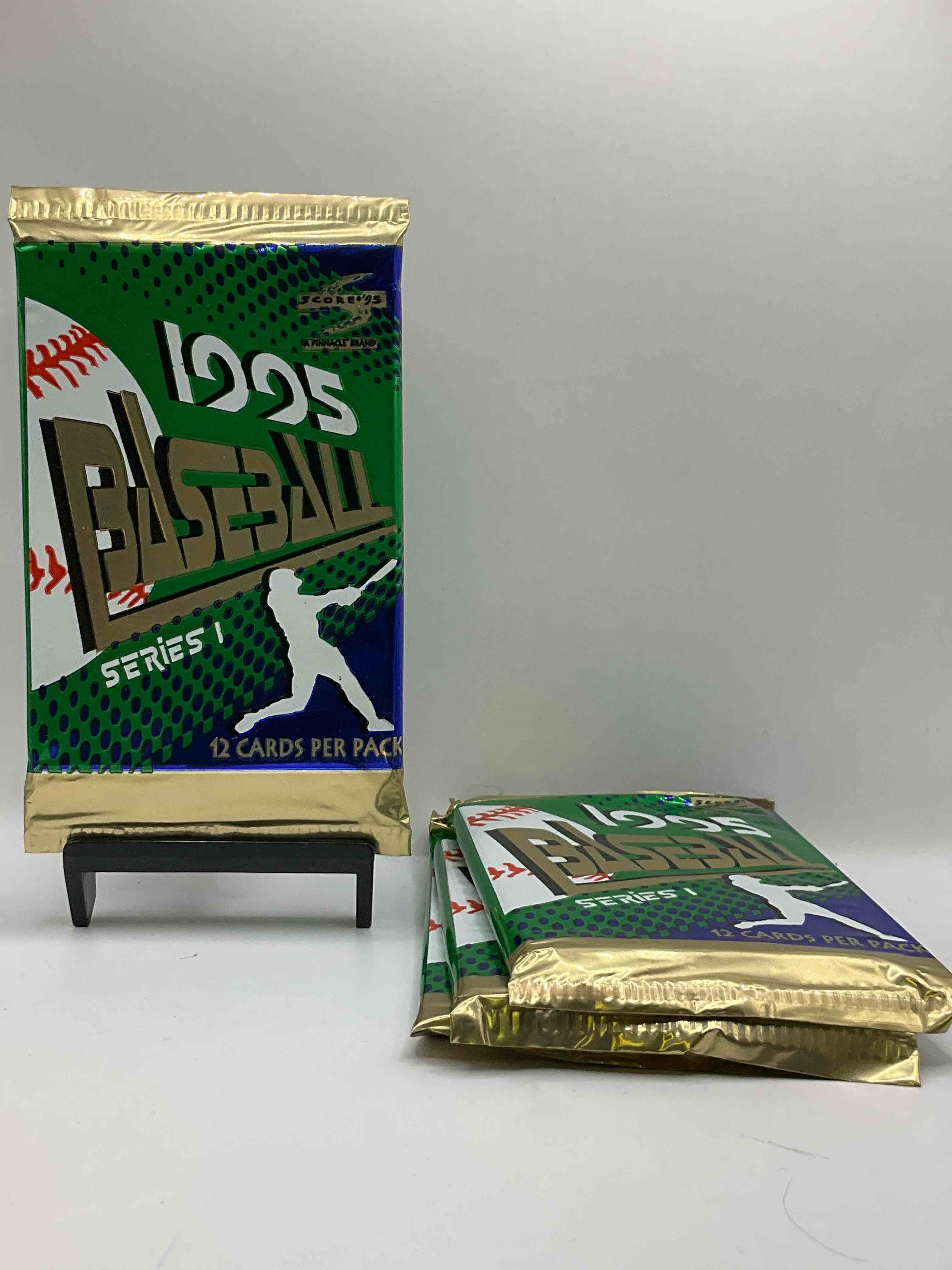 1995 Baseball! Score Pinnacle Unopened 12 Card Baseball Packs! Look For Random Inserts! Hall Of Gold, Dream Team Gold & More! Also Look For 80’s & 90’s Baseball Stars!