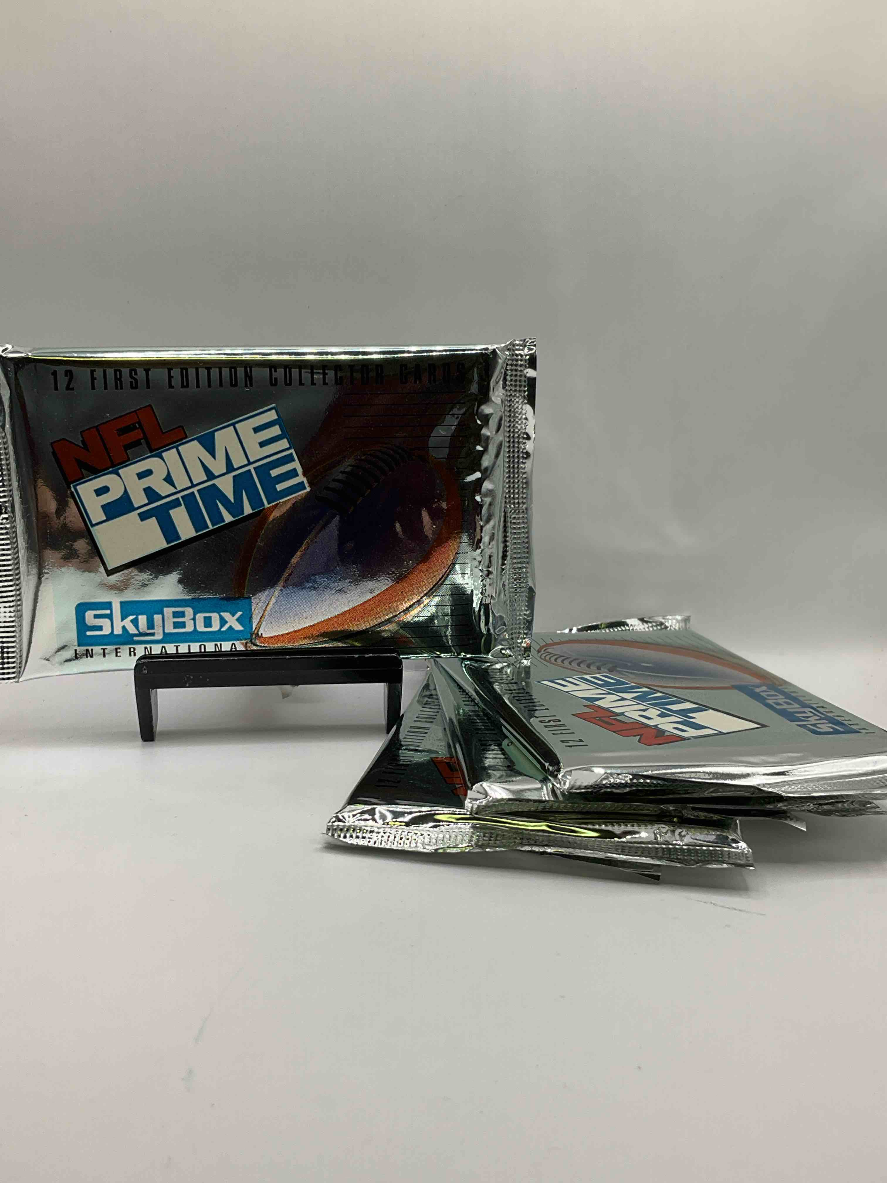 NFL Primetime Skybox Unopened Packs! 1992 Skybox Football Packs! 12 Cards Per Pack, Search For Emmitt Smith, Barry Sanders, Bo Jackson, Troy Aikman, Jerry Rice & More!