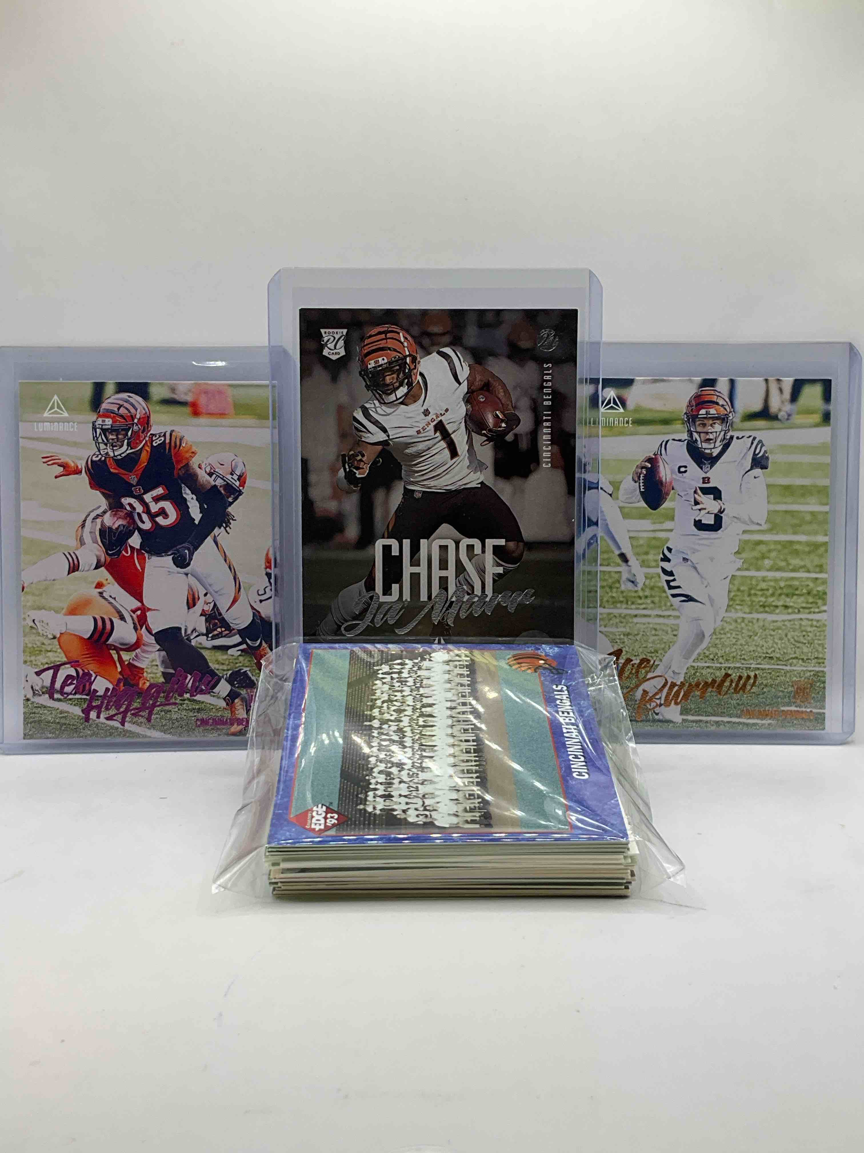 Ja’marr Chase, Joe Burrow & Tee Higgins Luminance Rookies! Wow! 25 Card Bengals! Rookies, Legends, Heroes & More! Pink Higgins Rookie, Gold Burrow Rookie & Chase Rookie! Wow! Vintage & New Bengals!