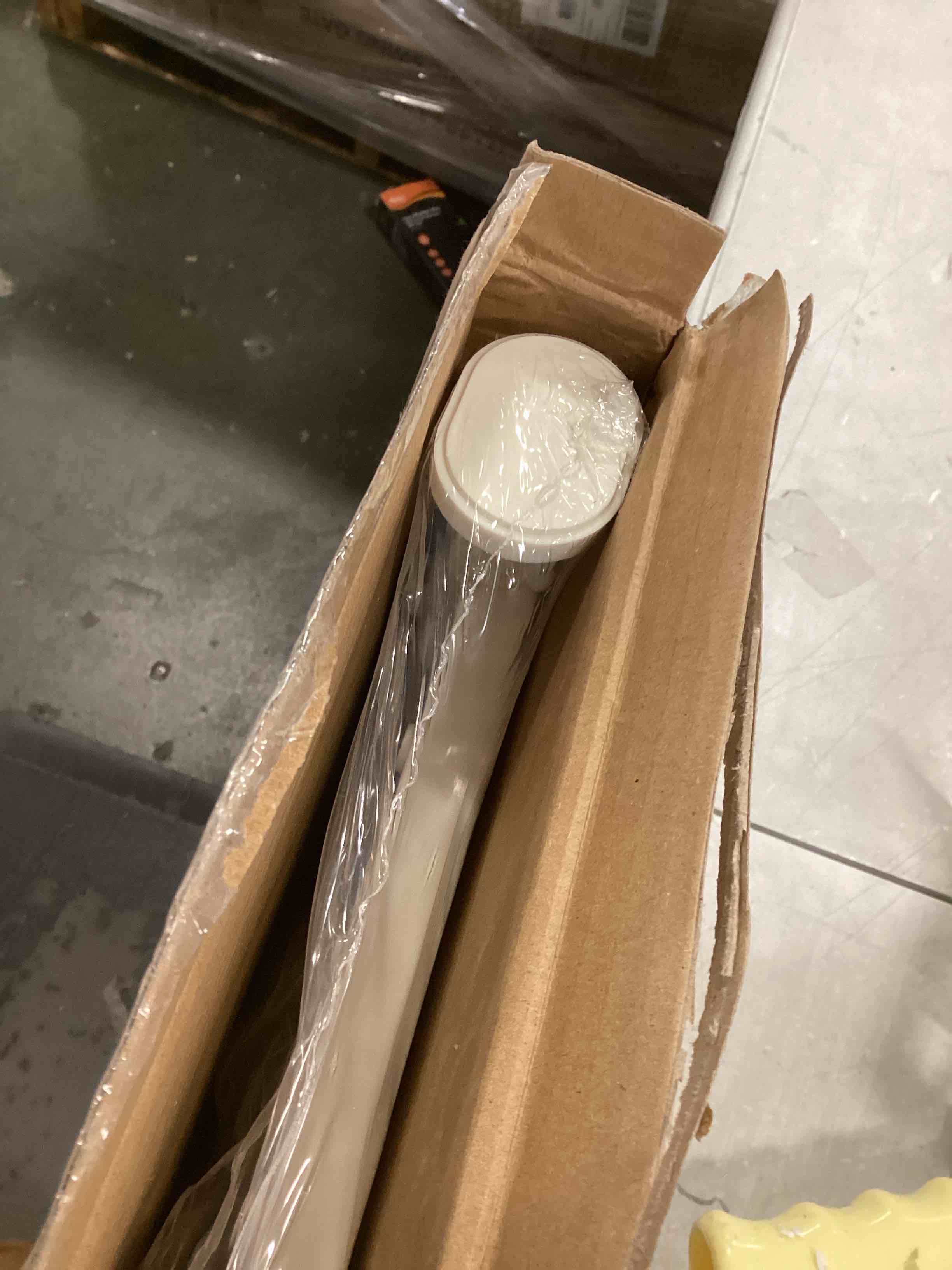 https://s3.amazonaws.com/lotting-images-prod/bidfta/BRN2247003_1739549968219.jpeg