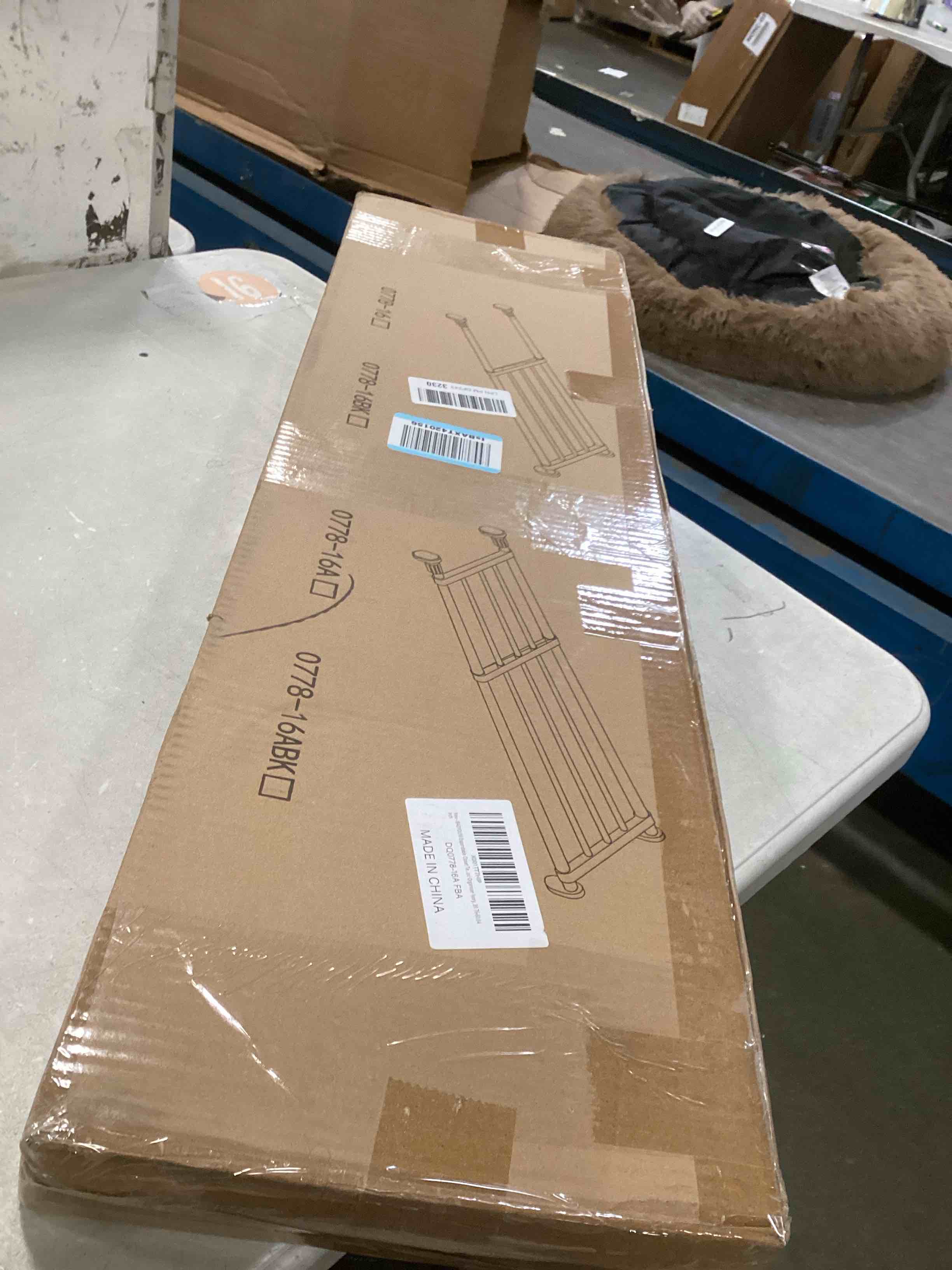 https://s3.amazonaws.com/lotting-images-prod/bidfta/BRN2247003_1739549988554.jpeg