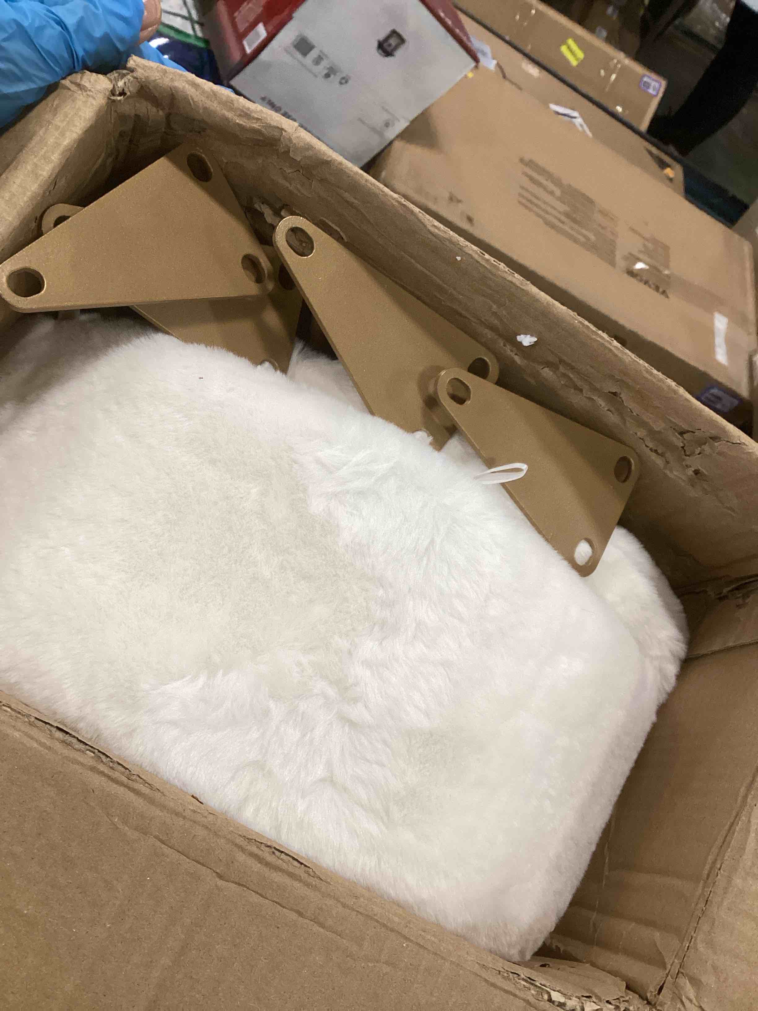 https://s3.amazonaws.com/lotting-images-prod/bidfta/BRN2247227_1739800917532.jpeg