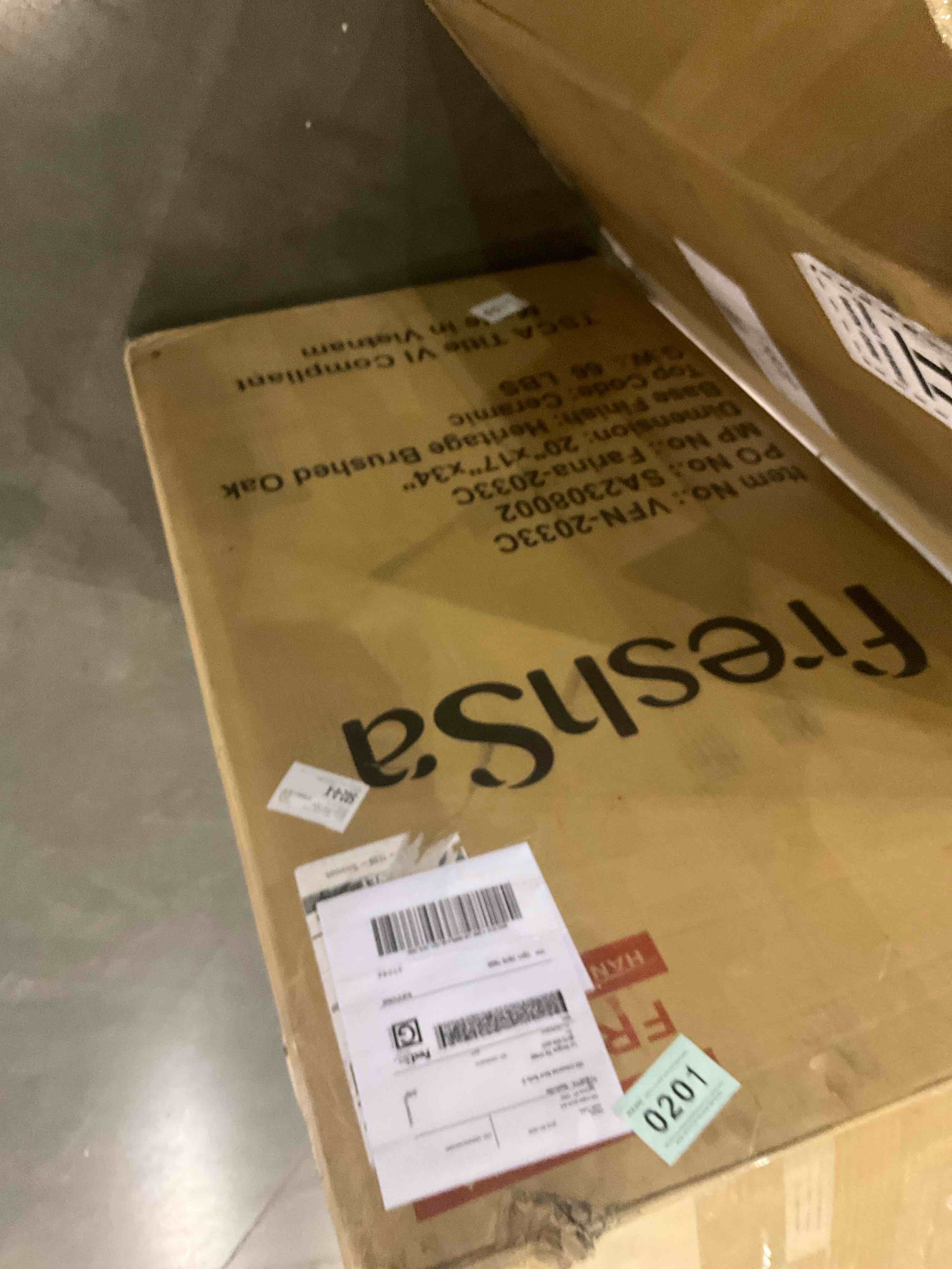 https://s3.amazonaws.com/lotting-images-prod/bidfta/BRN2251822_1741005861738.jpeg