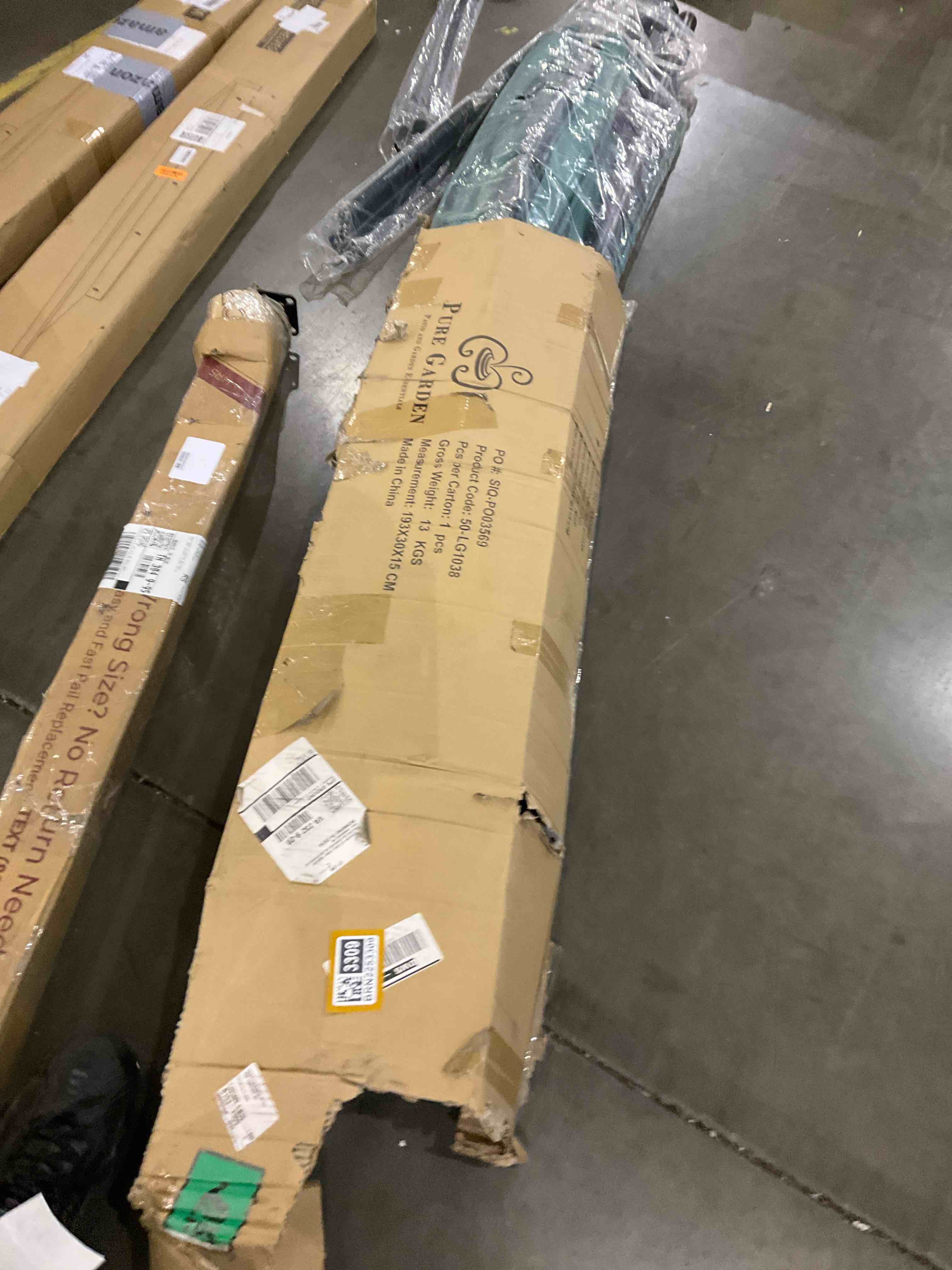 Offset Patio Umbrella – 10 Ft Cantilever Canopy with Heavy-Duty Steel Ribs - Outdoor Umbrella with Base Included by Pure Garden (Hunter Green)