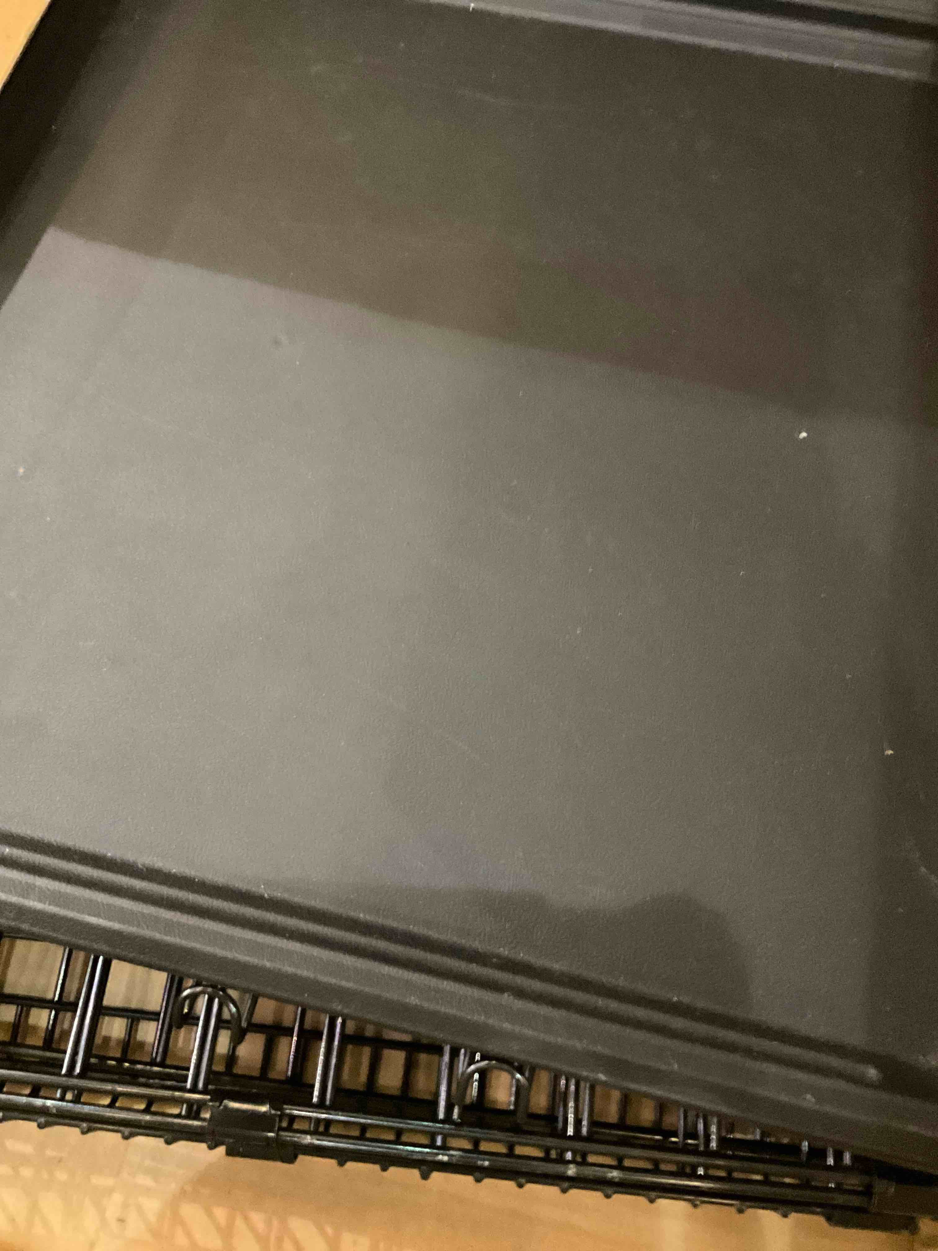 Amazon Basics Durable, Foldable Metal Wire Small Dog Crate with Tray, Single Door, 24 x 18 x 20 Inches, Black