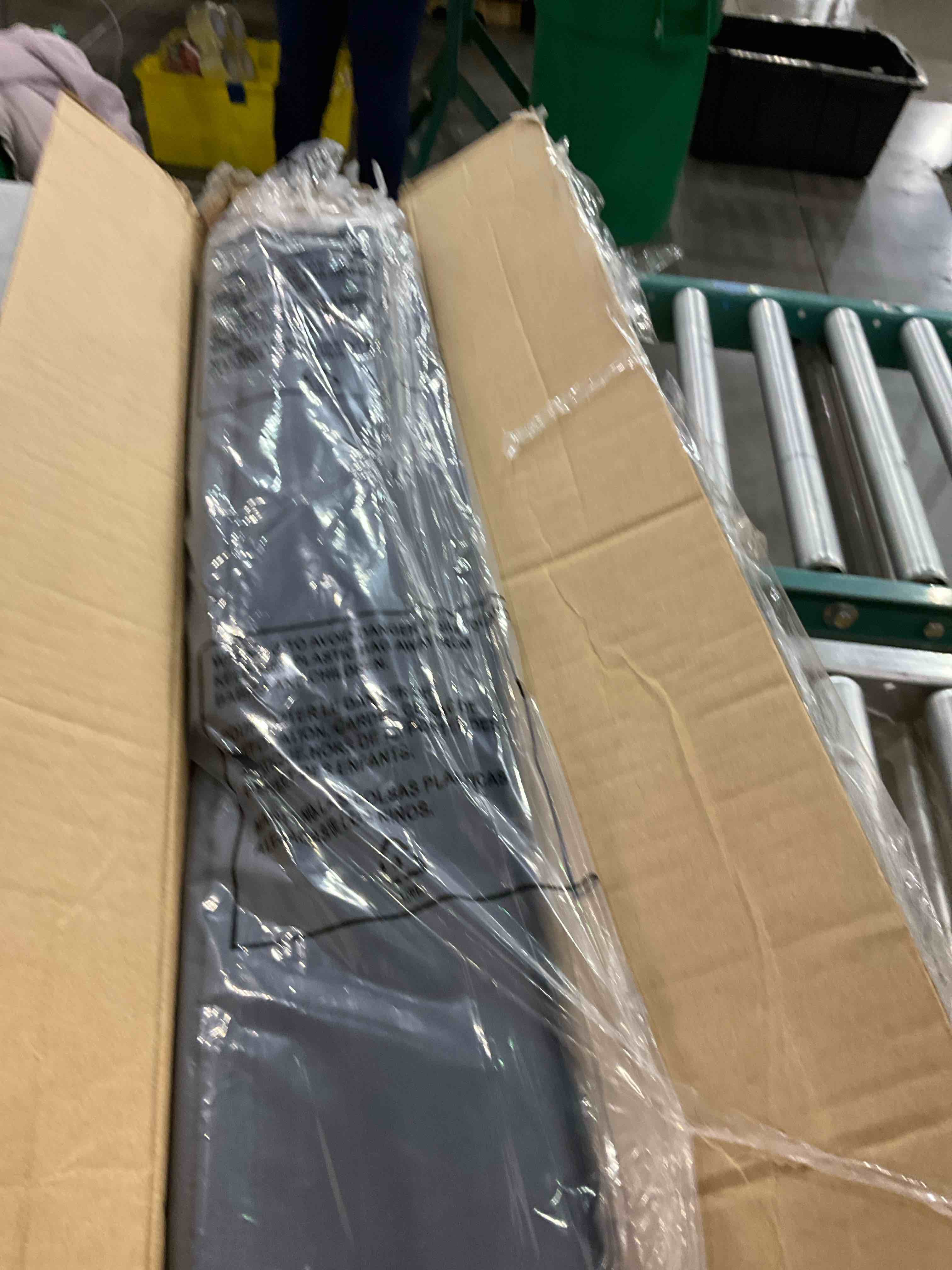 Room Divider 4 Panel Folding Partition Privacy Screens, Freestanding Fabric Room Panel Portable Room Partition Wall Dividers for Home Office Room Restaurant, 136" W X 72" H (Grey)