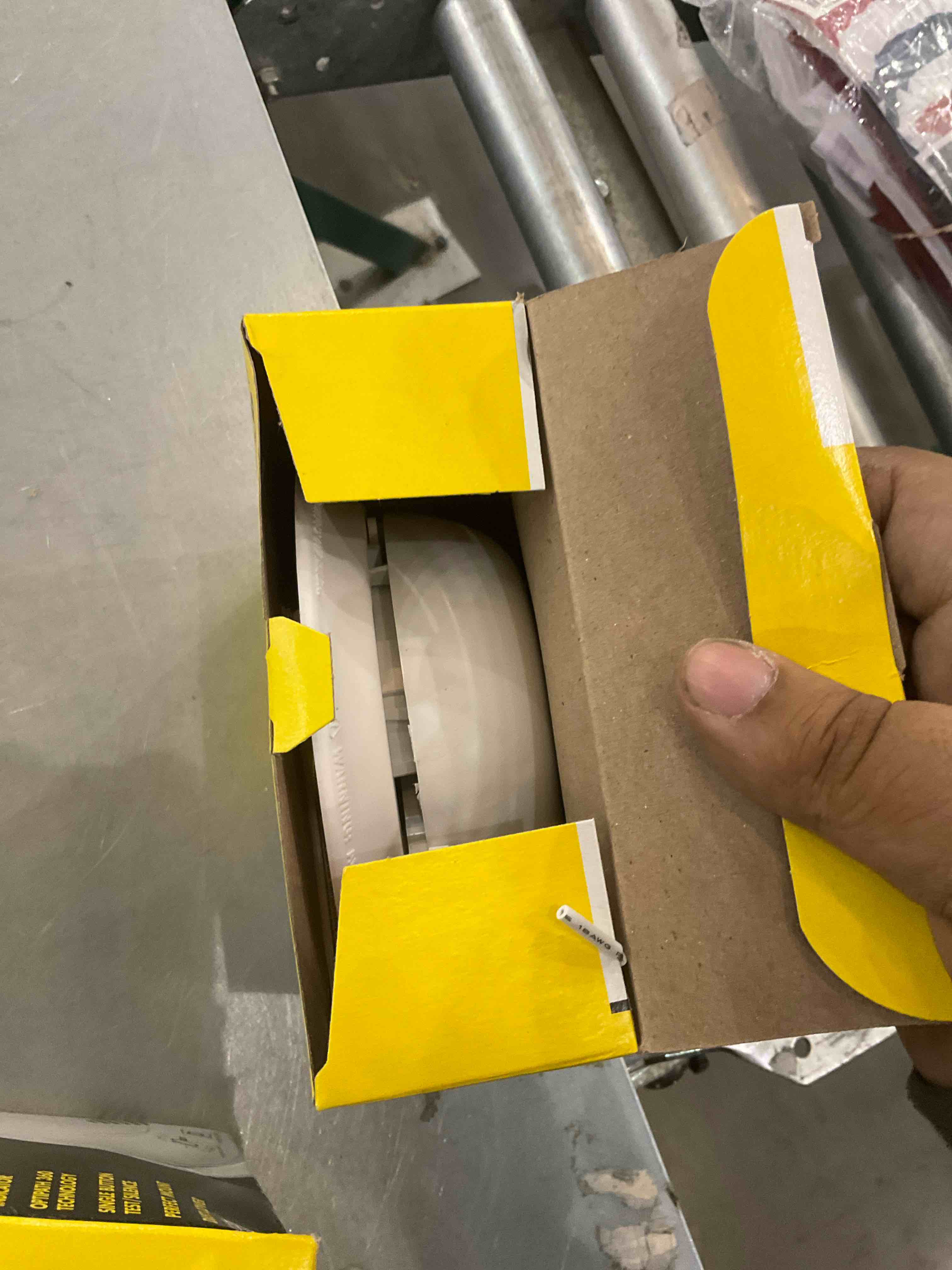 https://s3.amazonaws.com/lotting-images-prod/bidfta/BRN2262624_1742233754545.jpeg