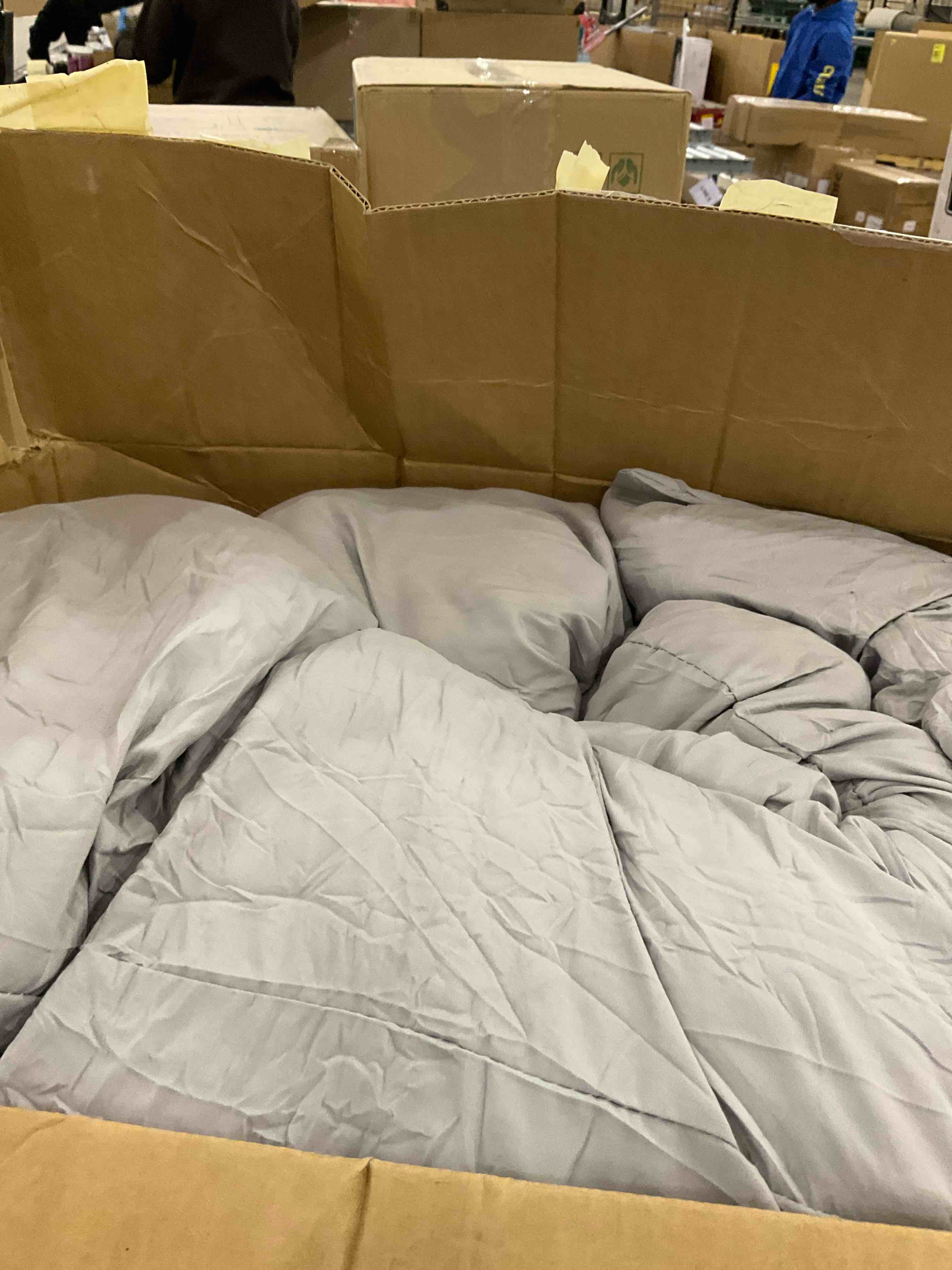 https://s3.amazonaws.com/lotting-images-prod/bidfta/BRN2264722_1741100684345.jpeg