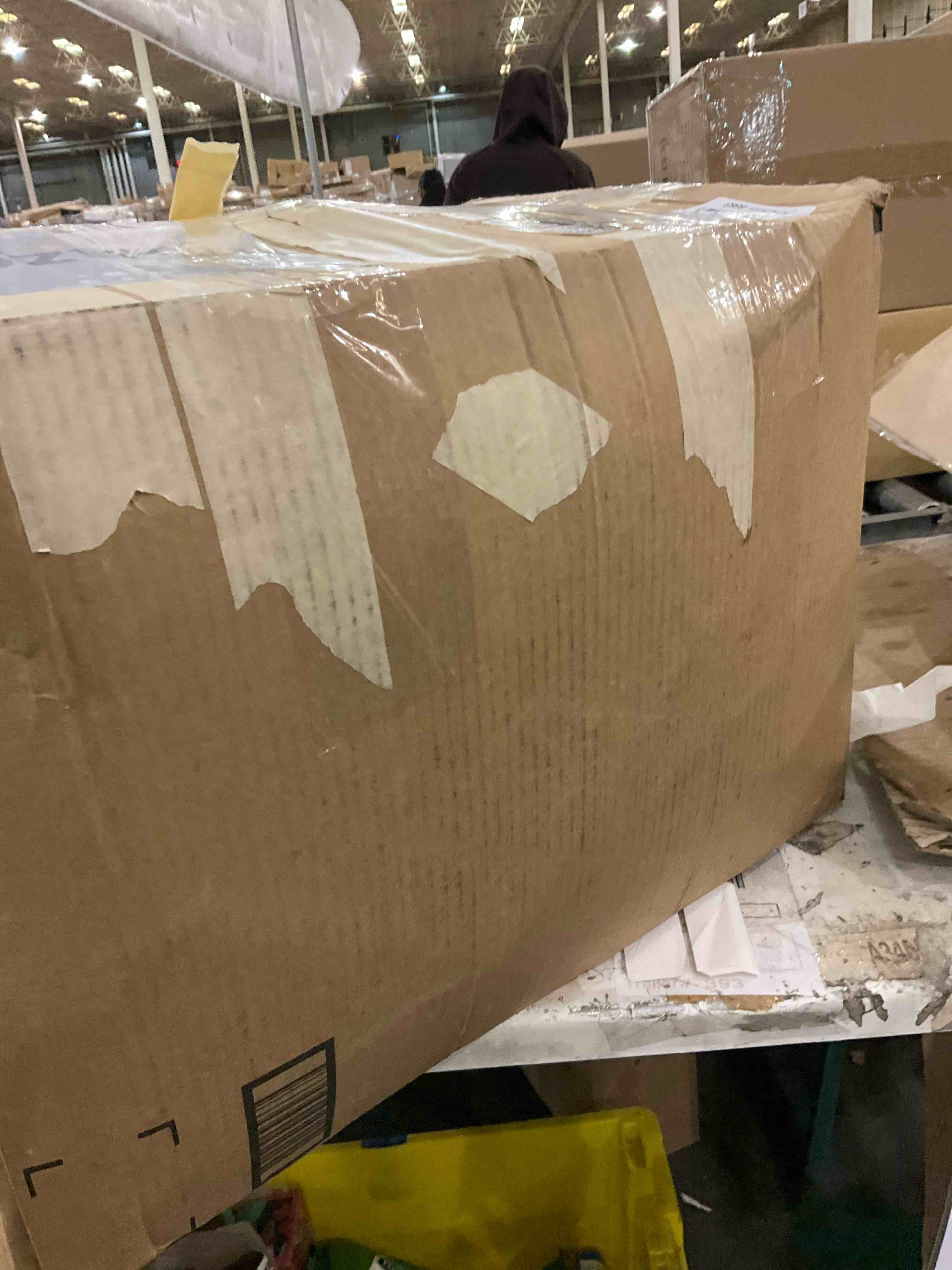 https://s3.amazonaws.com/lotting-images-prod/bidfta/BRN2264722_1741100812199.jpeg