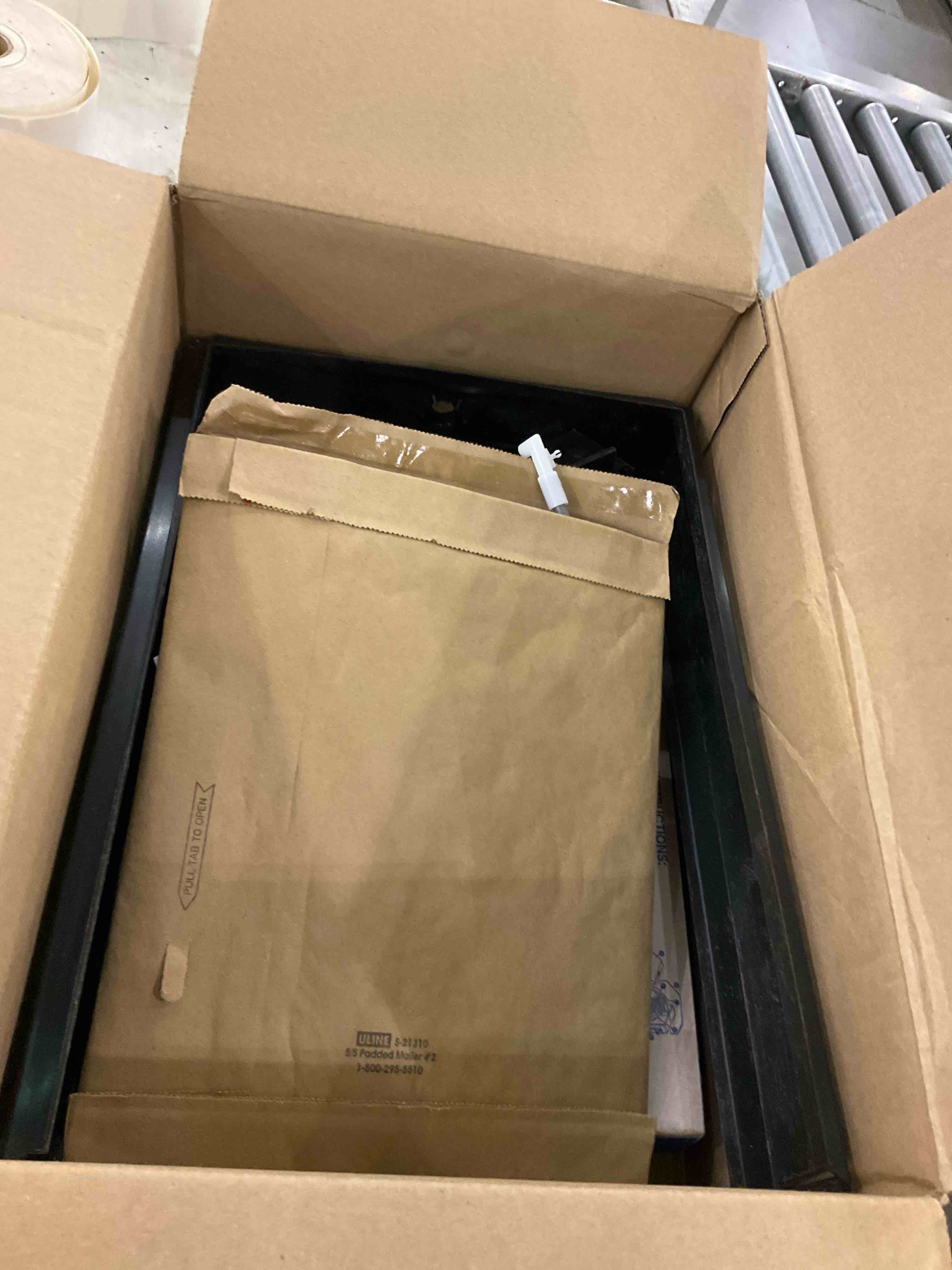 https://s3.amazonaws.com/lotting-images-prod/bidfta/BRN2270473_1741205176465.jpeg